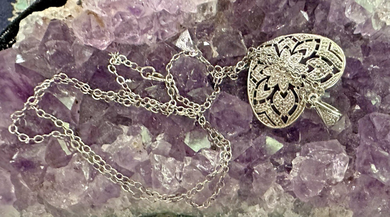 Vintage Sterling Silver Diamond Flower Heart Pendant Necklace 18″