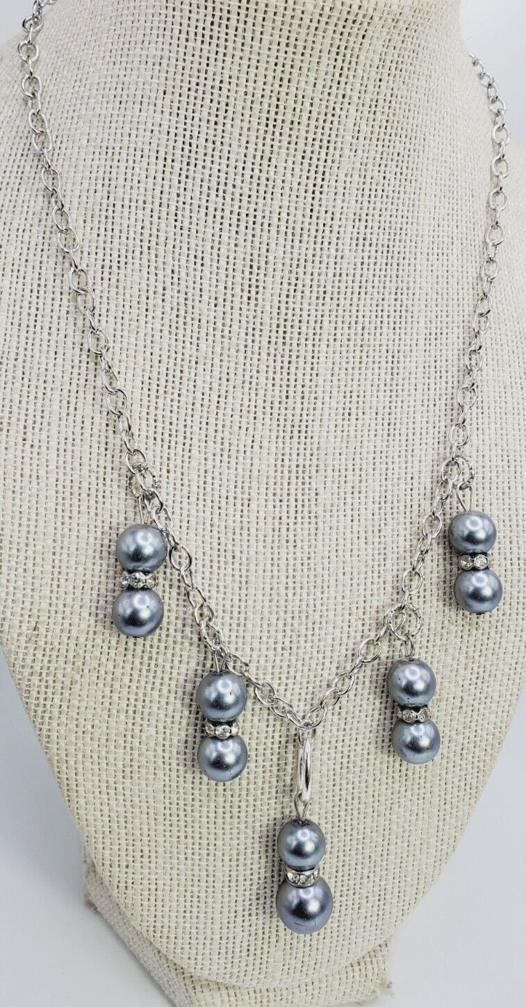 Vintage Gray Faux Pearl and Rhinestone Beaded Necklace 20″ te03