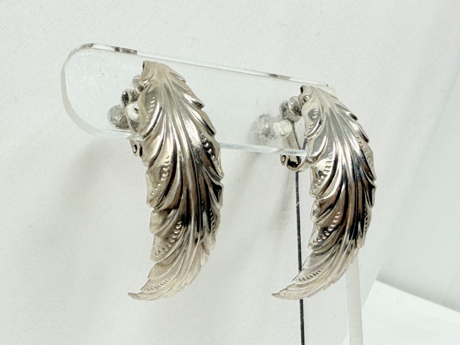 Vintage Silver tone Textured Leaf Half Hoop Adjustable Clip on Earrings