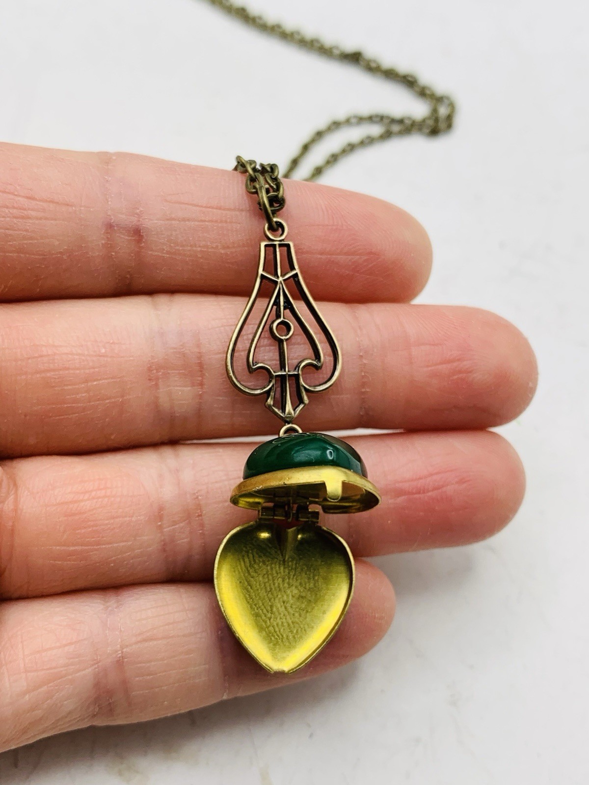 Vintage Style Dark Green Cabochon Gemstone Heart Photo Locket Lavalier Necklace