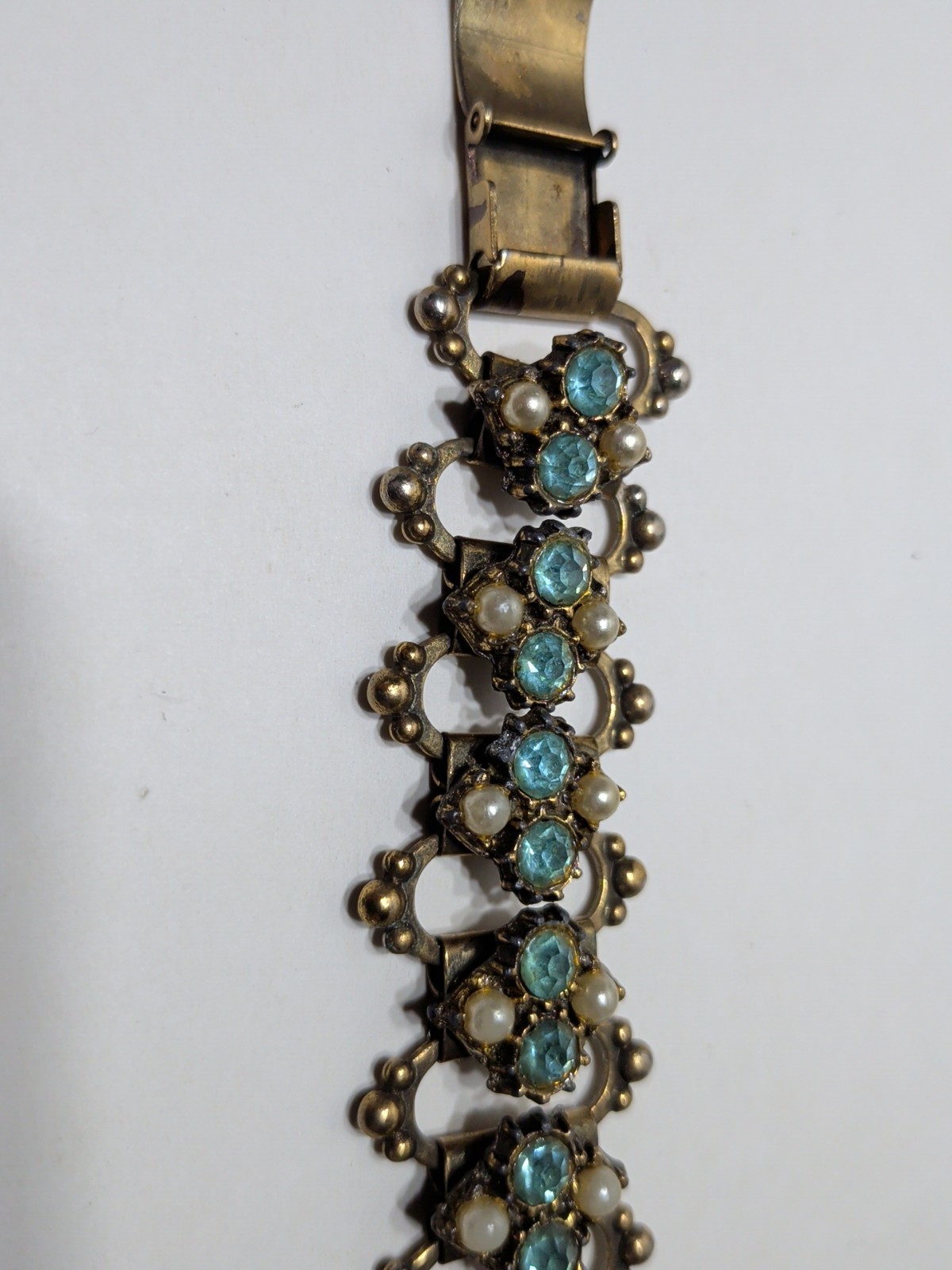 ✨VINTAGE✨ 1950s 8″ Bracelet Blue Stones Small Pearls Gold Tone Filigree Copper?