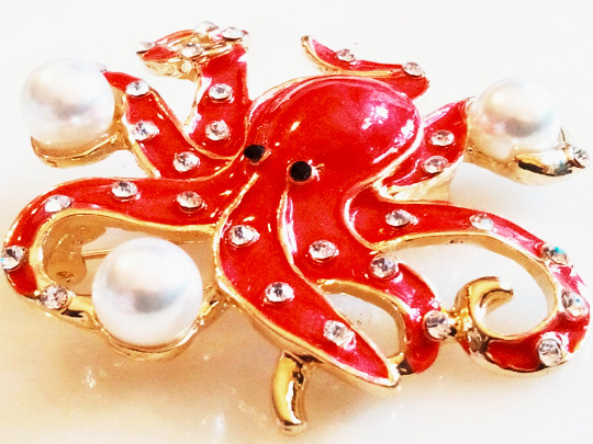 ENAMELED OCTOPUS BROOCH/PENDANT!Red Enameled,Clear Crystals,White Fantasy Pearls