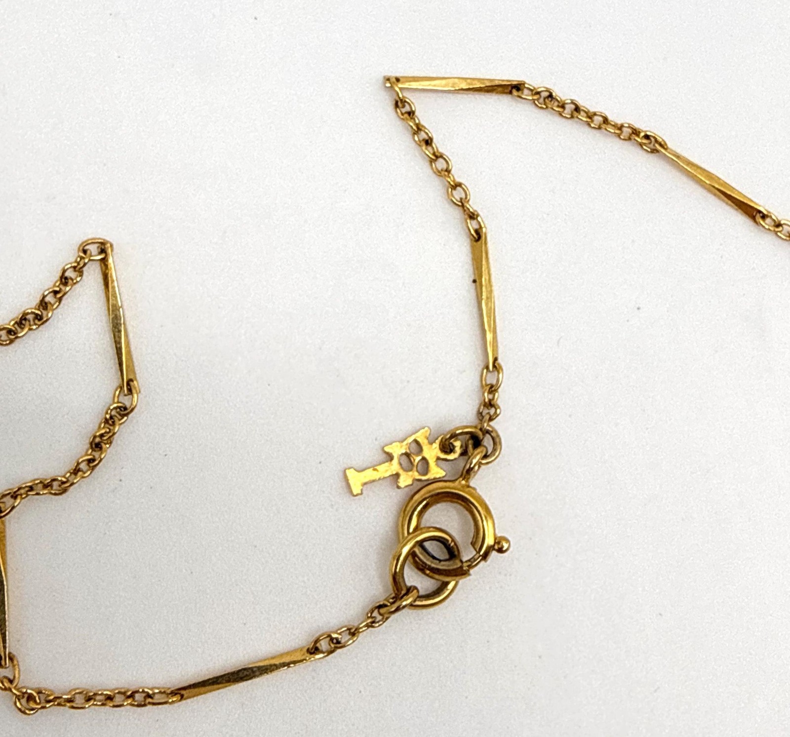 Vintage gold tone Trifari bar and chain link dainty 35 inch long necklace