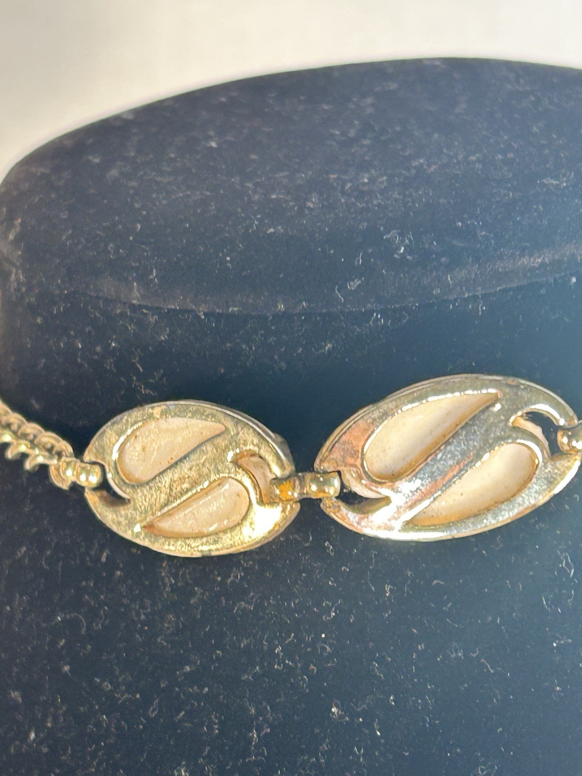 Vintage Coro Choker Rain Tear Drop Necklace White and Goldtone Chain Hook Closer