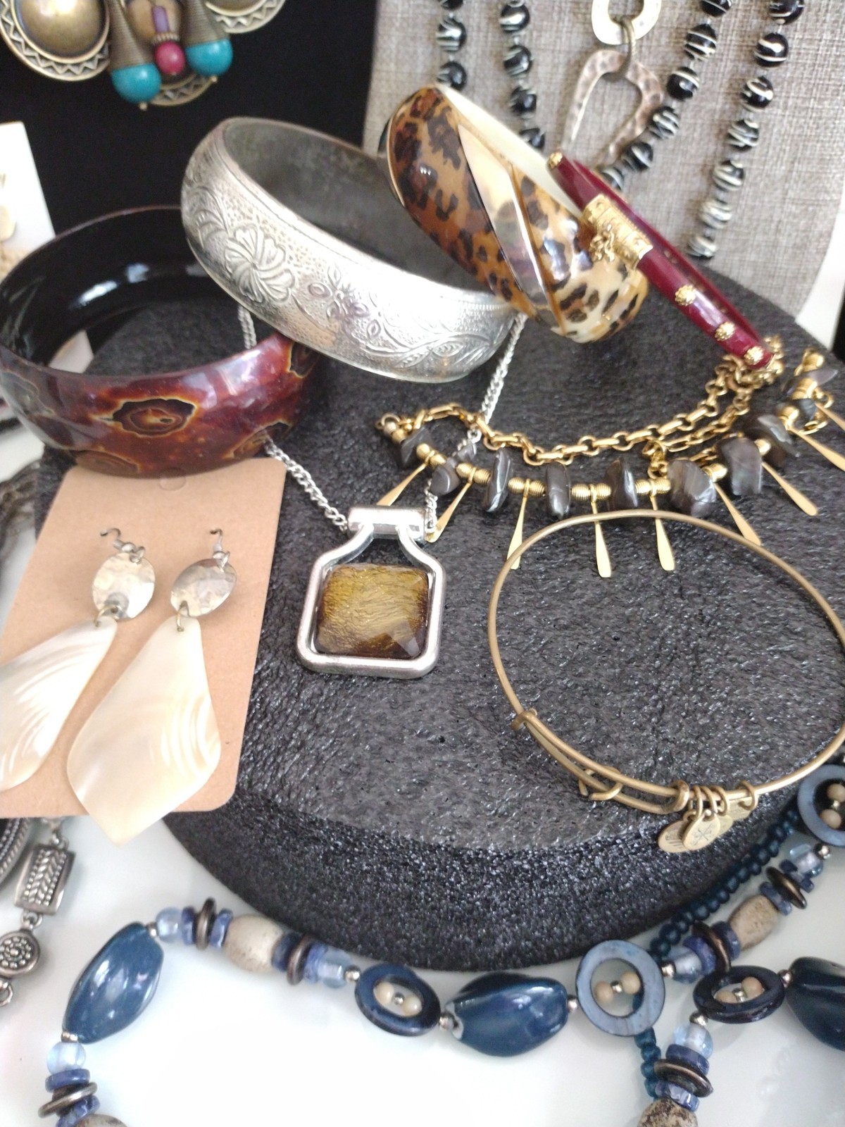 The BETTER BOHEMIAN Lot Gold & Silver Tone, Shell, Stone, Bead, 45pc Some Signed