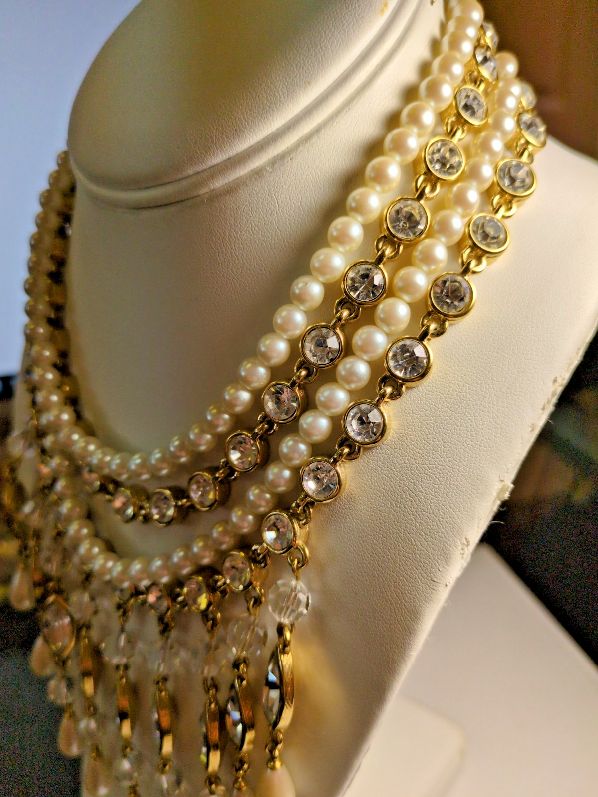VINTAGE BEAUTIFUL PEARLS & CRYSTALS BEADED 4 LAYER NECKLACE LUXURIOUS