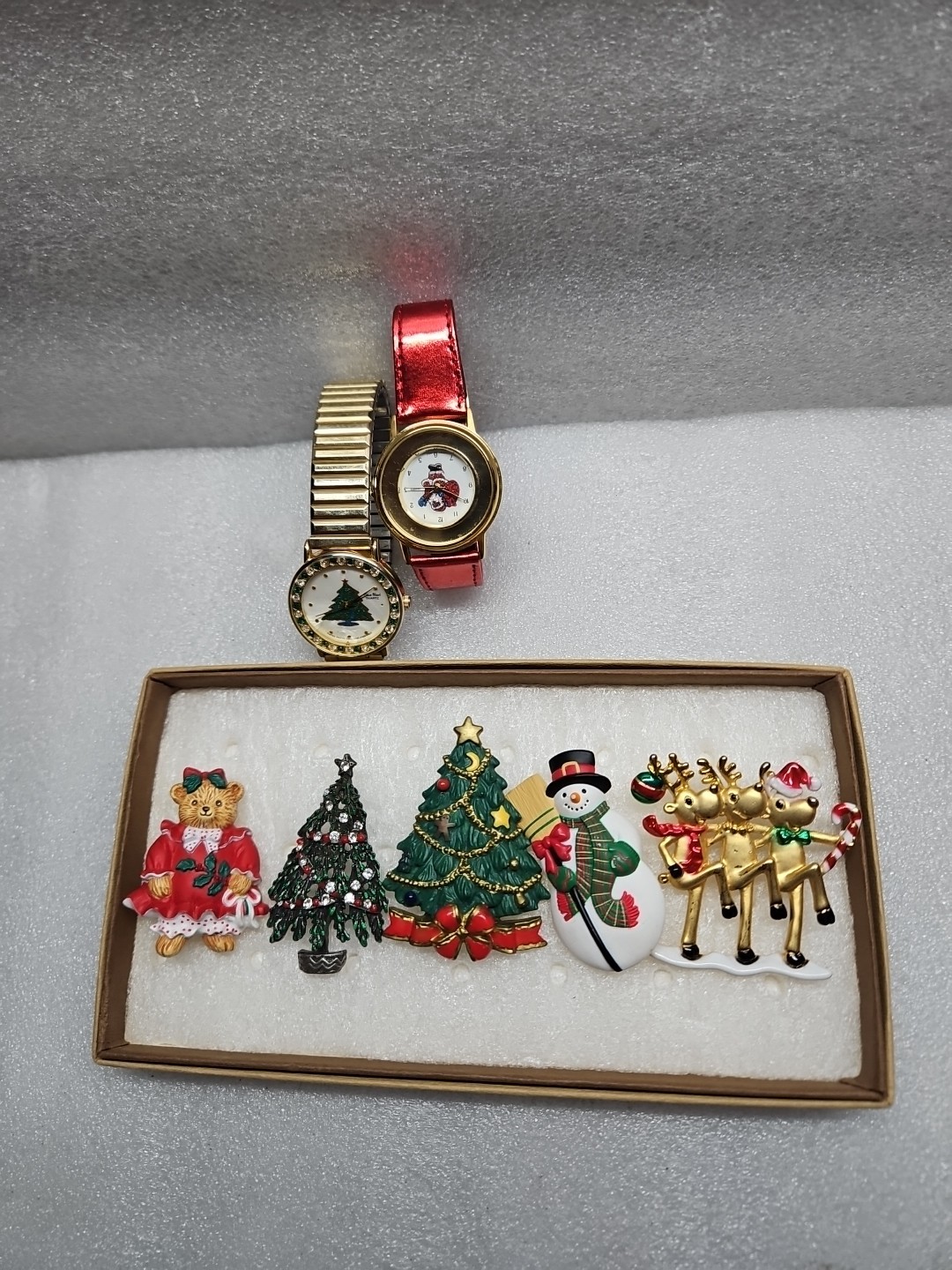 Christmas lot, Pierre Nicol Watch, Broach Collection Reindeer,Trees,Snowman Bear
