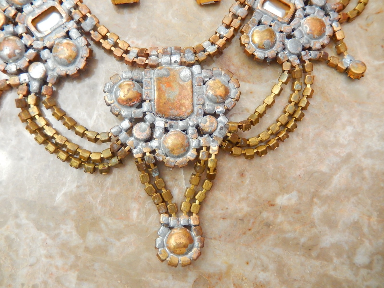 VINTAGE CZECH MAGNIFICENT RHINESTONE GREEN GOLD AB FESTOON NECKLACE EARRINGS SET