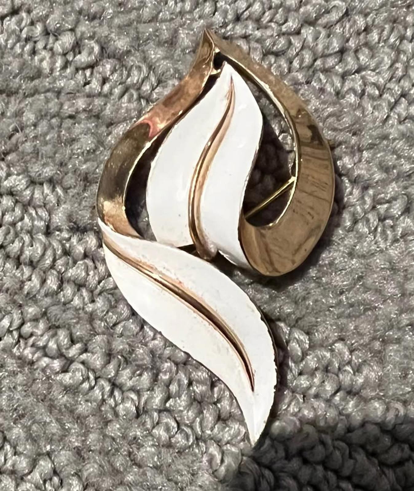 RARE Vintage Trifari Brooch Gold and White Toned in Perfect Condition