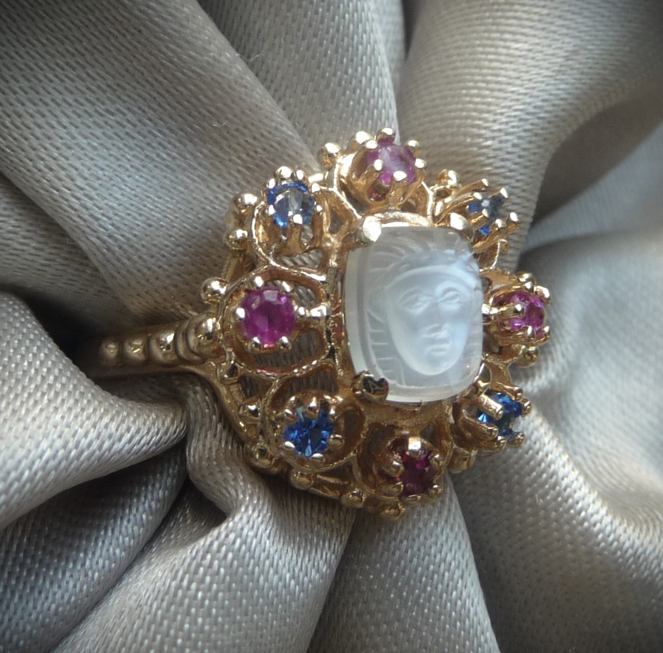 AMAZING RARE VINTAGE 14K ETRUSCAN MEDUSA MOONSTONE RUBY SAPPHIRE HALO RING!