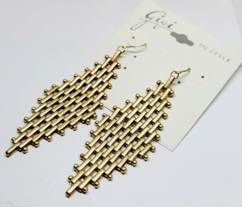 Gigi In Style CHAIN MAIL Design Dangle Gold tone Pierced Earrings 3 in Drop