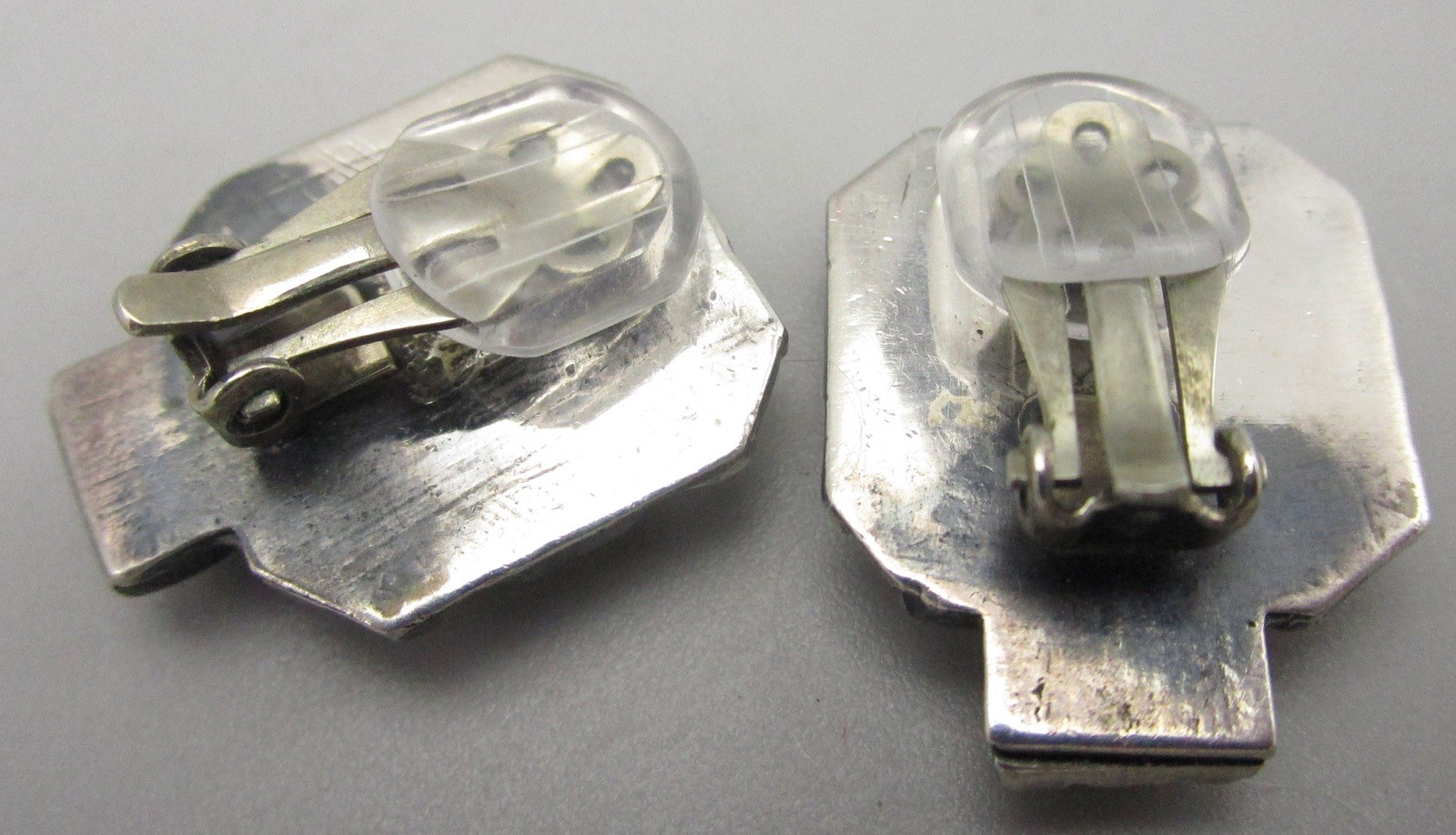 LOVELY DIAN MALOUF STERLING SILVER 1″ CLIP ON EARRINGS