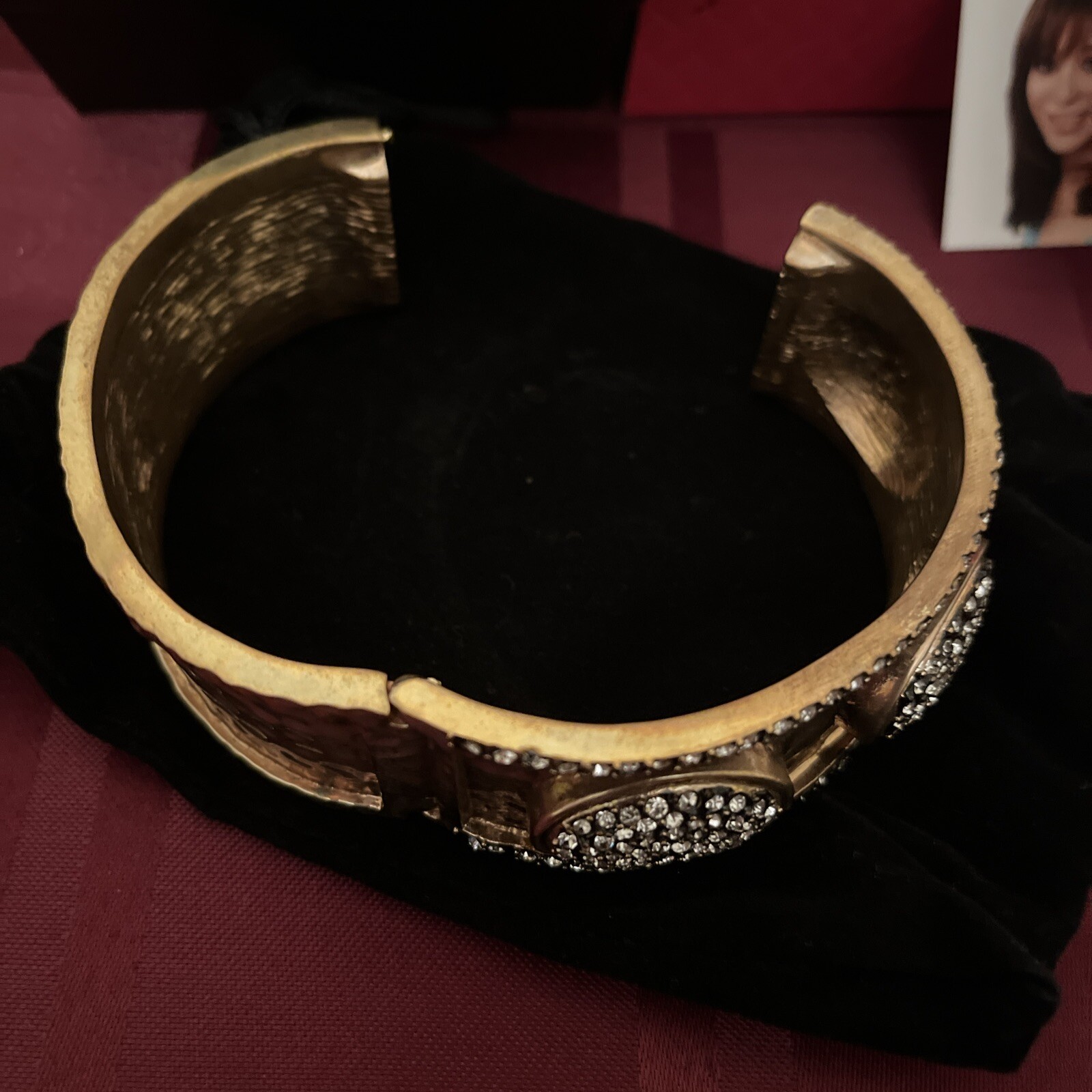 ❤️VTG RARE ADRIENNE “REAL COLLECTIBLES” HAMMERED GOLDTONE BRACELET W/RHINESTONES