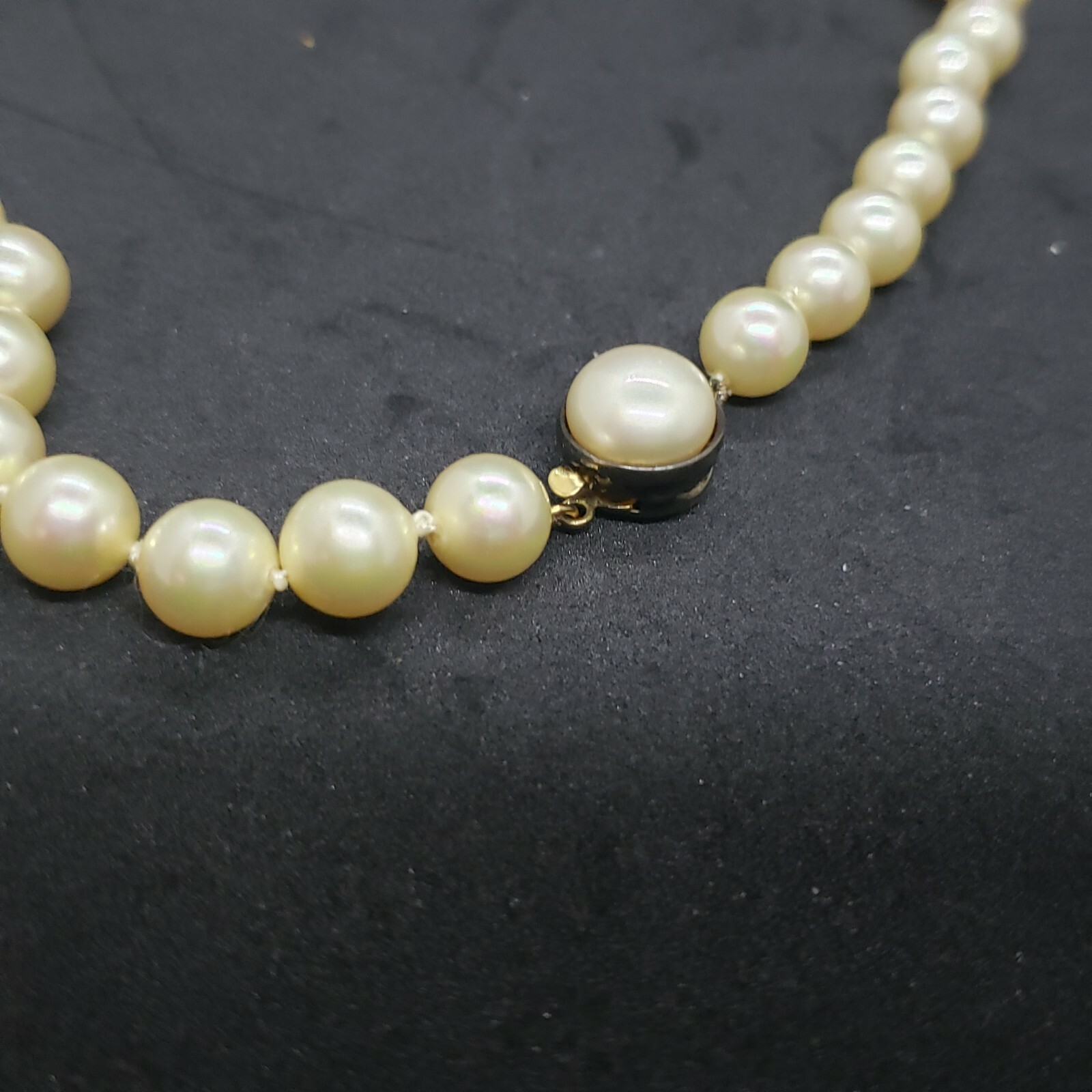 Vintage Faux Pearl Single Strand Necklace Box Tab Clasp Princess Length Classic