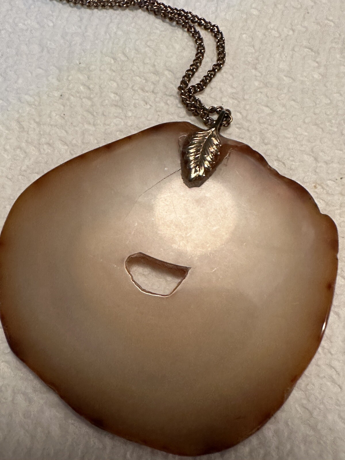 2 1/2” VTG GEODE AND GOLD PLATED PENDANT ON CHAIN – Costume Jewelry