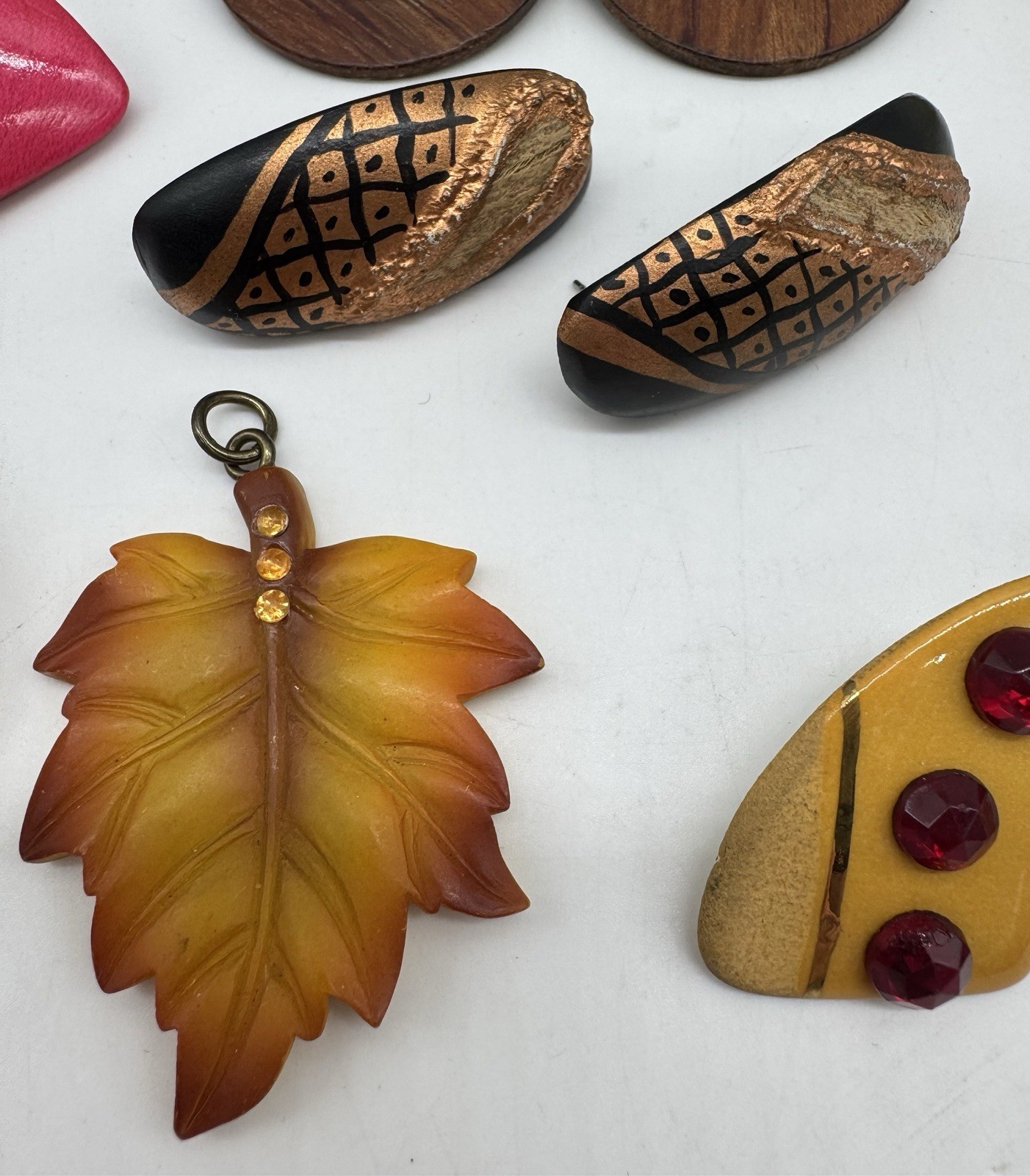 Lot of Vintage Wood ~ Clay? ~ Pierced Earrings ~ Resin Leaf Pendant 21 Pieces