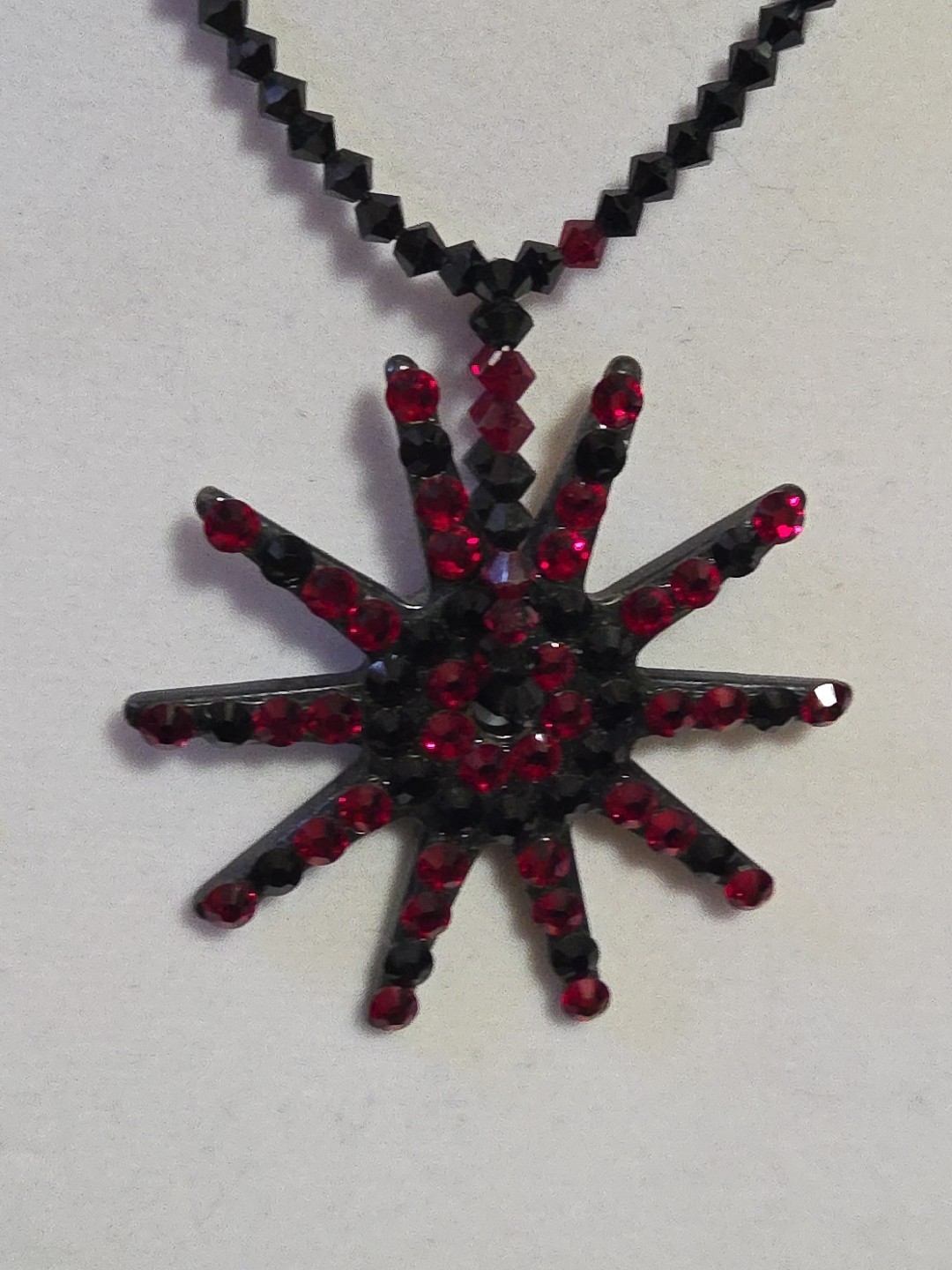 Red Black Rhinestone Star Burst Flower Pendant Glass Bead Chain 16″ Goth Punk