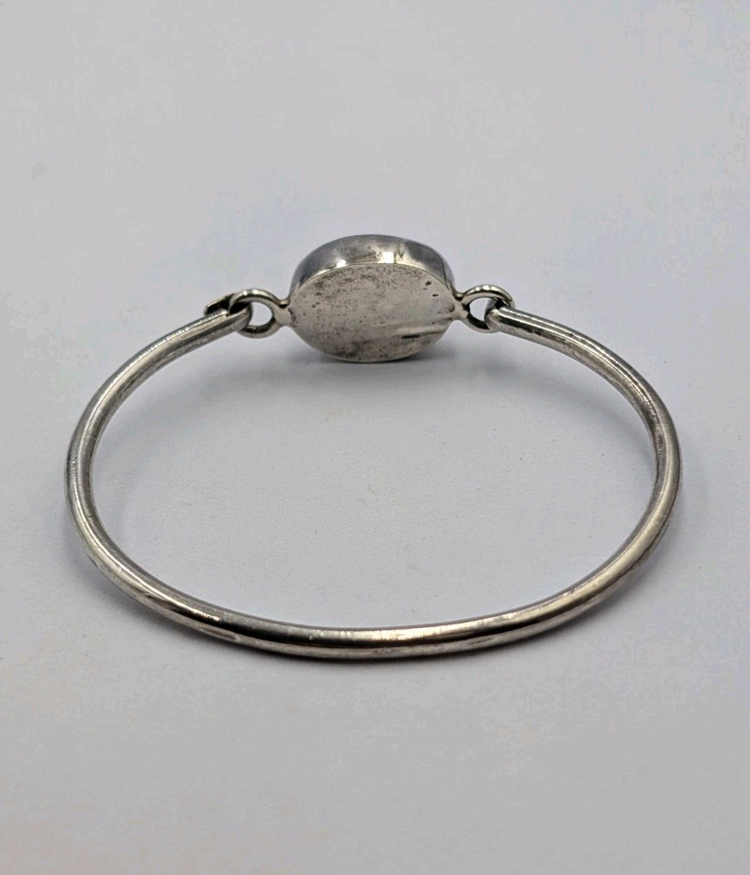 Vtg Sterling Silver Oval Multi Color Dichroic Glass Hook Bangle Bracelet – 16.6g