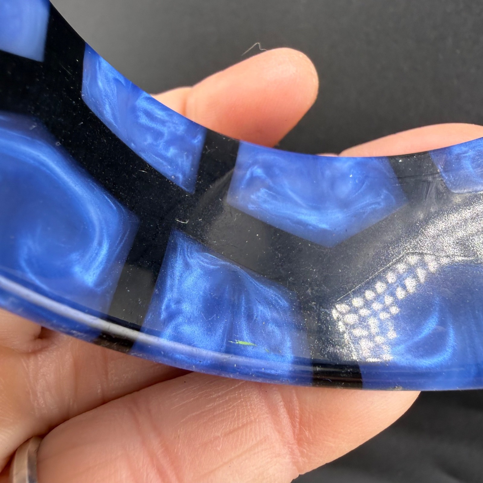 Vintage Chunky Retro Bangle Bracelet Blue and Black Acrylic 9.5”