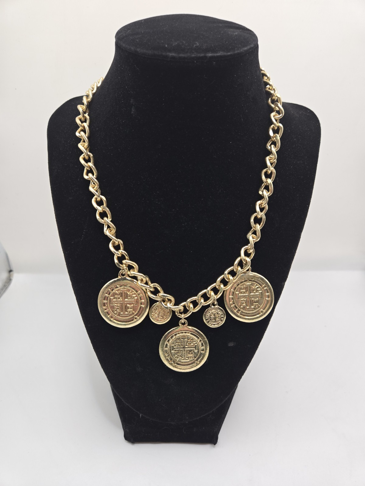 Vintage Gold Tone Faux Old Coin Design Necklace Unmarked 17” Chain & 3” Extender