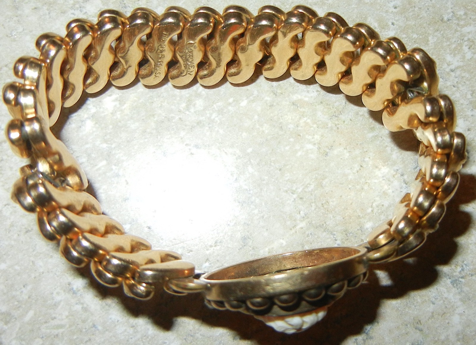 VINTAGE CARMEN THE DFB CO CAMEO SWEETHEART EXPANSION BRACELET HEART G.F. AS IS