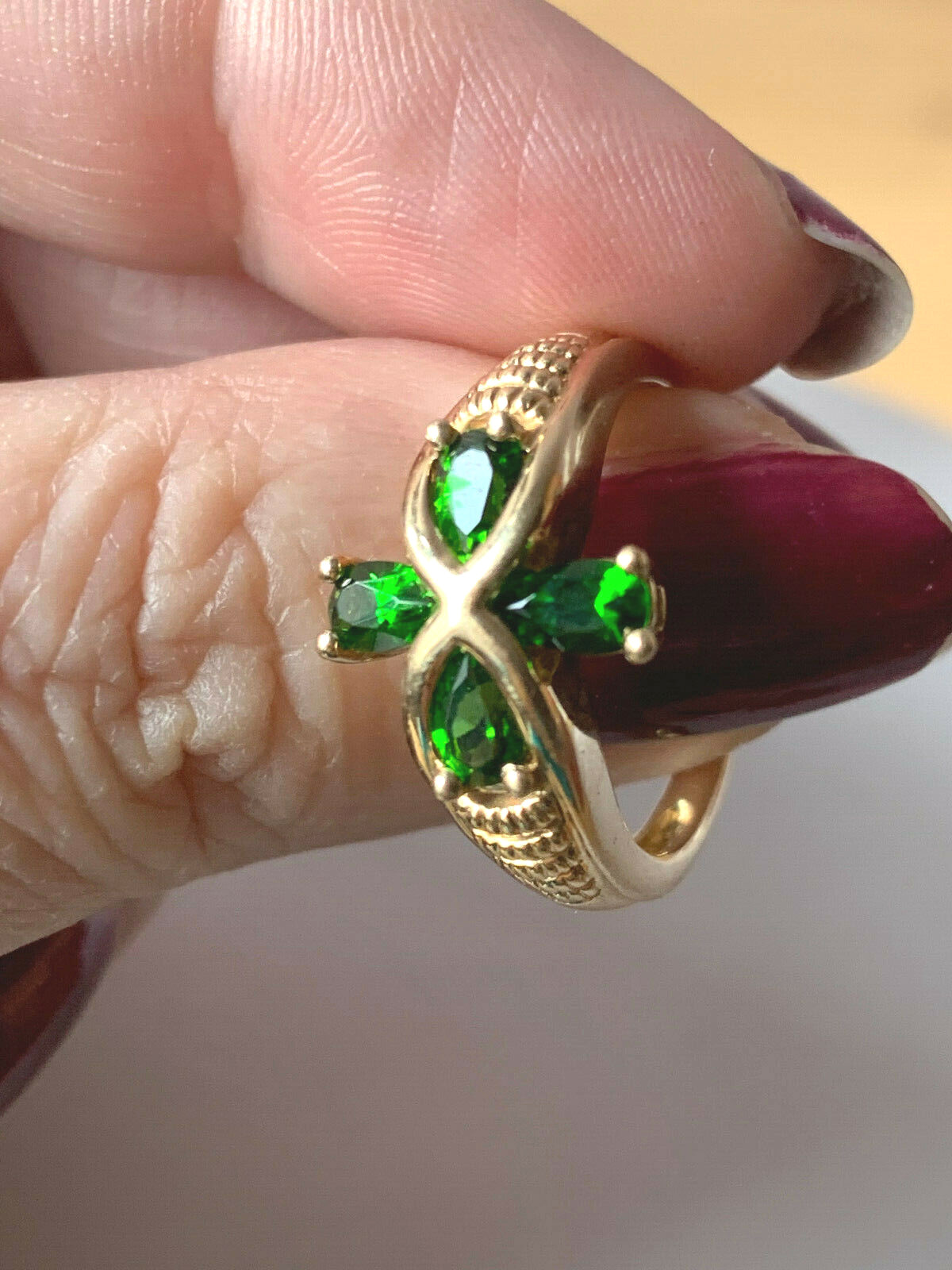 VINTAGE SOLID 14K YELLOW GOLD VIVID GREEN CHROME DIOPSIDE FLOWER RING ROMANTIC