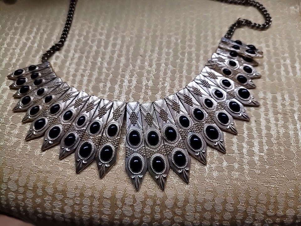 Vintage 1980s Gold Tone Black Cabochon Bib Statement Necklace