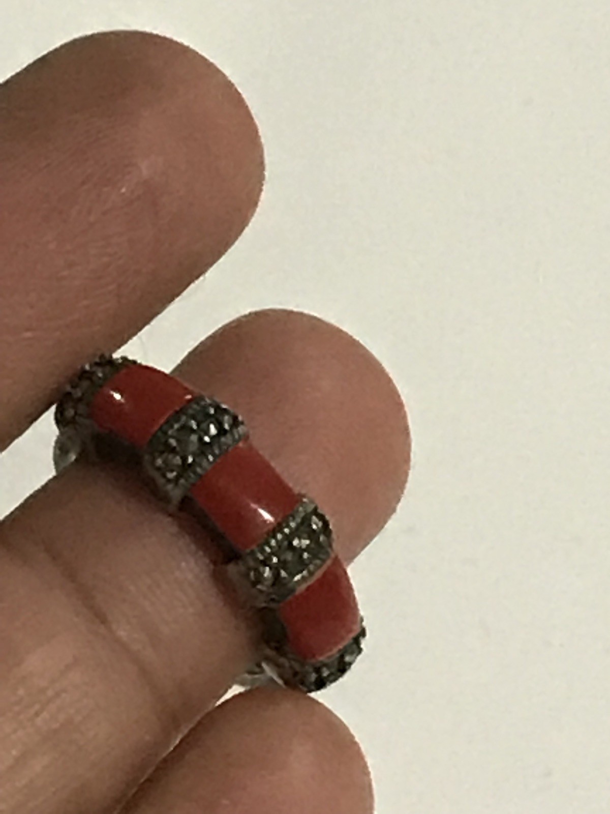 Beautiful VINTAGE 925 STERLING SILVER CORAL & MARCASITE Ring SIZE 6.75. 10/18