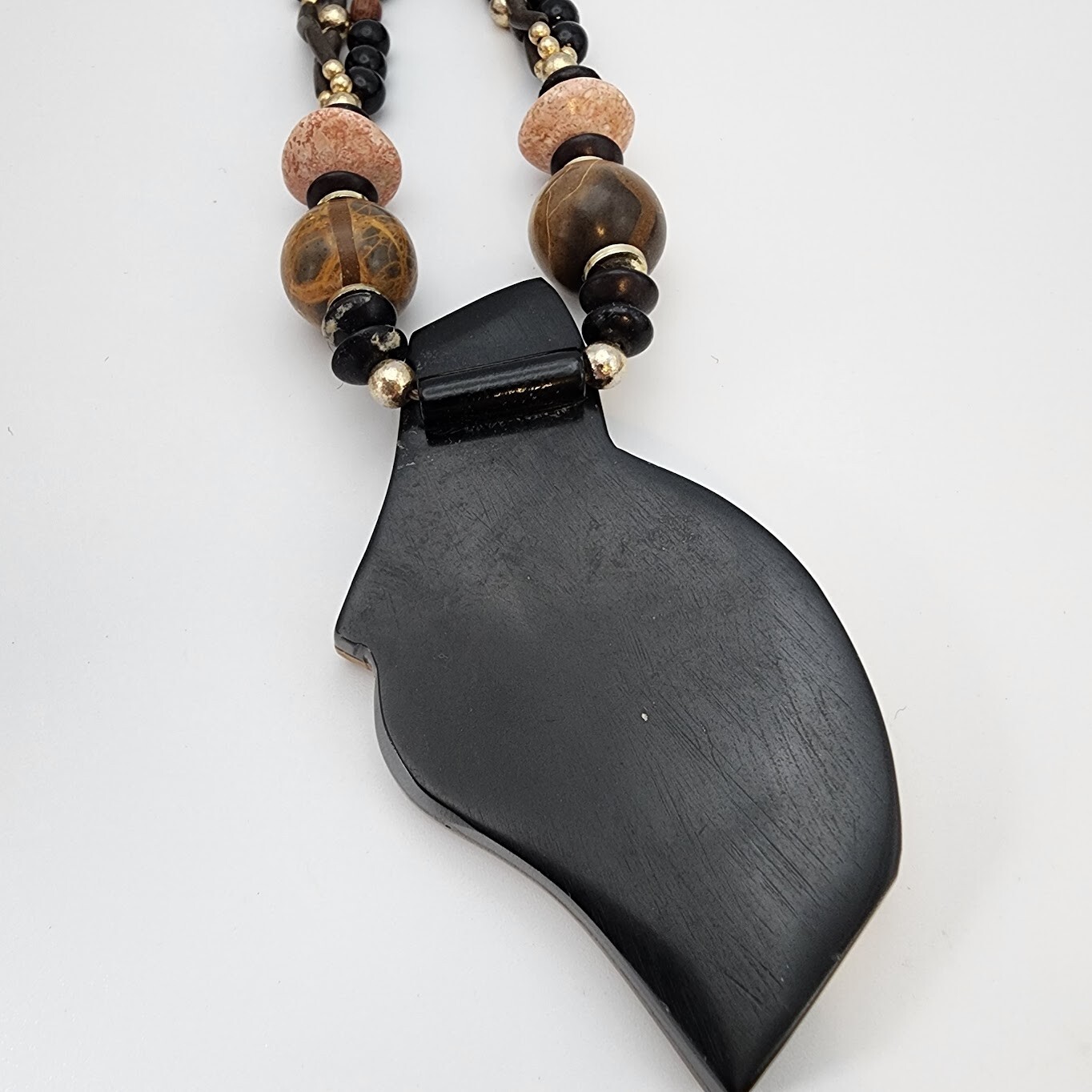 Vtg Lee Sands Crab Claw Shaped Shell Inlay Pendant Stone Black Beads Necklace
