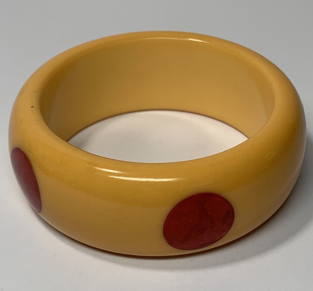 Vintage 1 1/16” Wide Butterscotch Bakelite Bracelet Five Red Marble Dots Tested