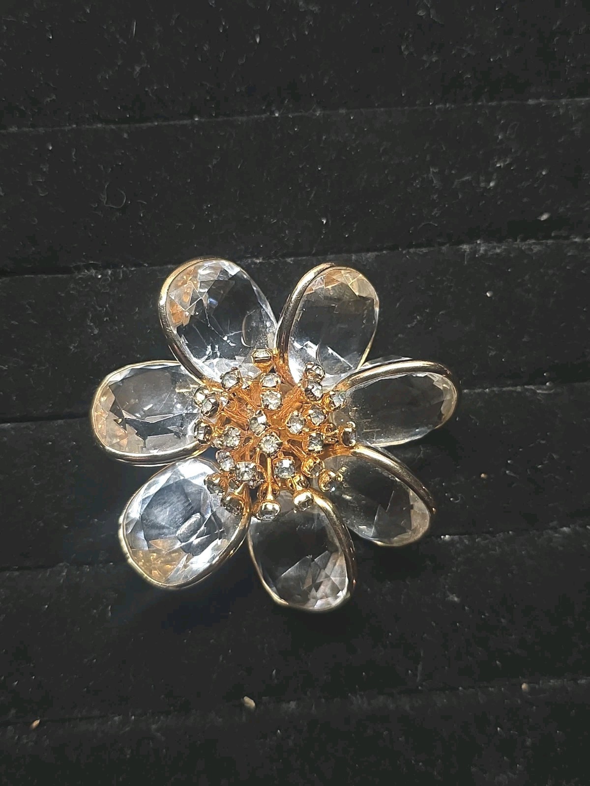 VINTAGE SWAROVSKI FLOWER DAISY GOLD PLATED BROOCH W/ CLEAR RHINESTONE SETTINGS
