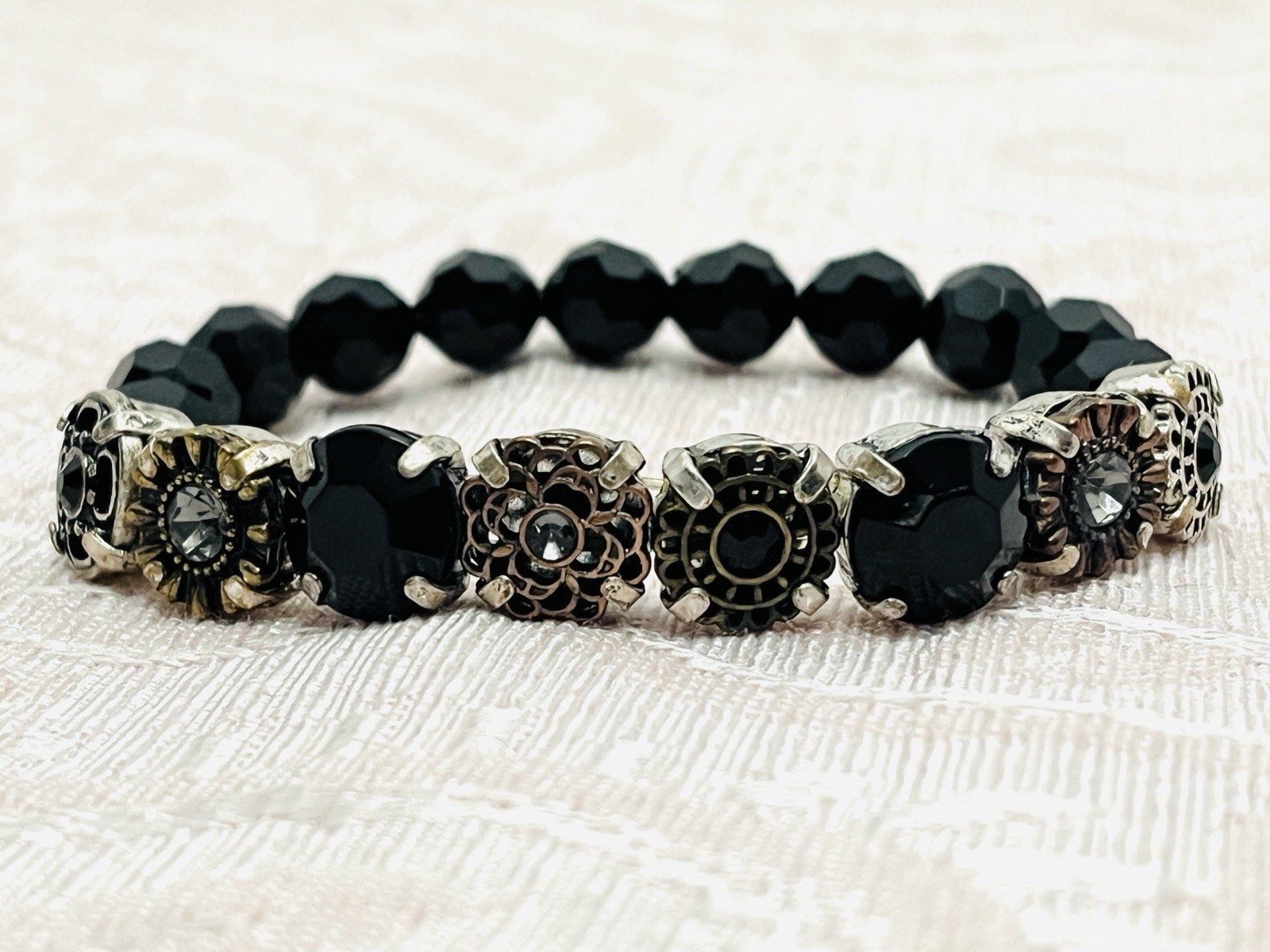 NRT Avon Black Mix Stack Bead Stretch Silver tone Crystals 7″ Floral Whimsy Goth