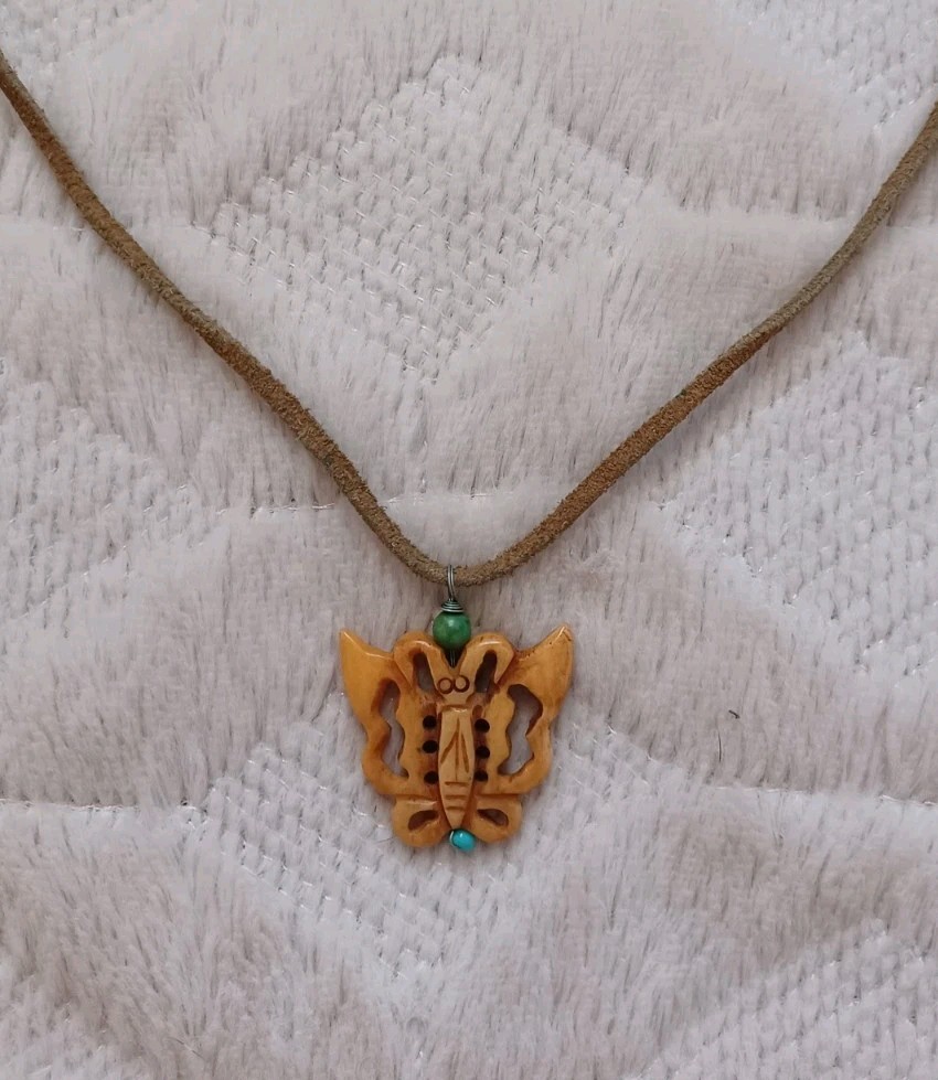 Vintage 90’s Y2K Early 2000’s Carved Butterfly Suede Cord Necklace Hippie Boho