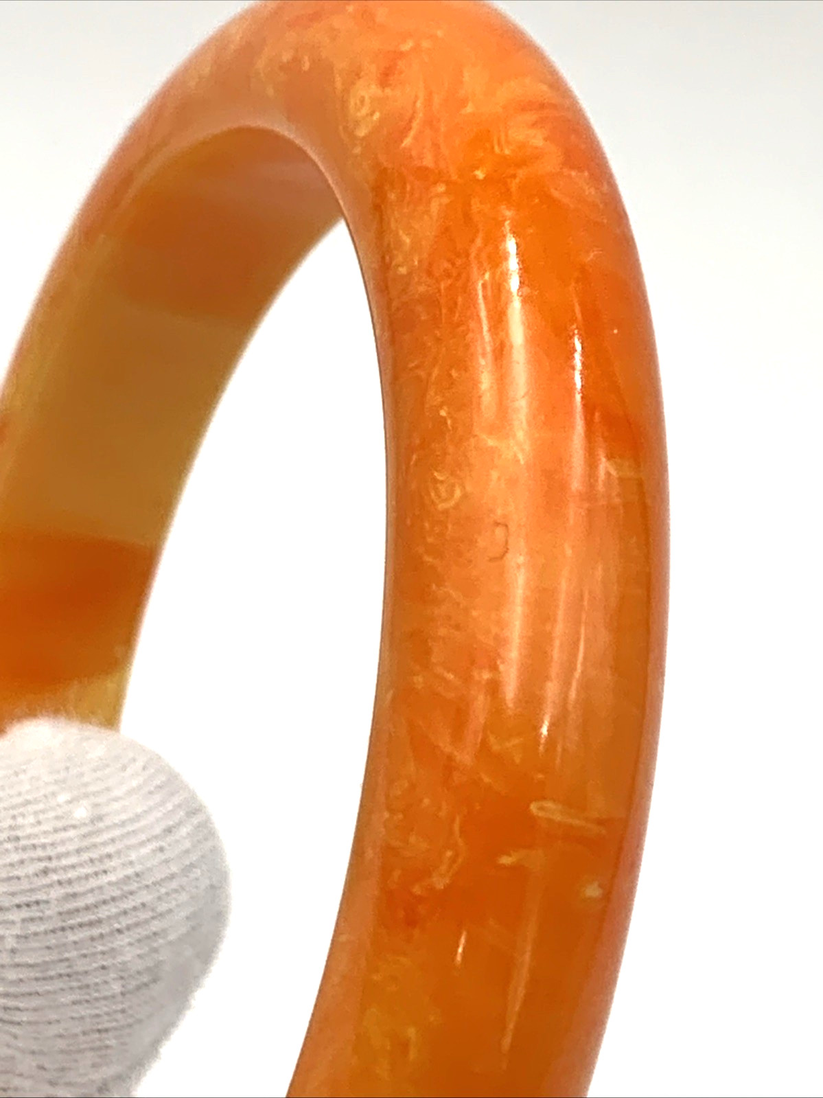 Vintage 12 mm Wide BAKELITE Bangle Bracelet Orange Marbled 29.3g 8″ IC