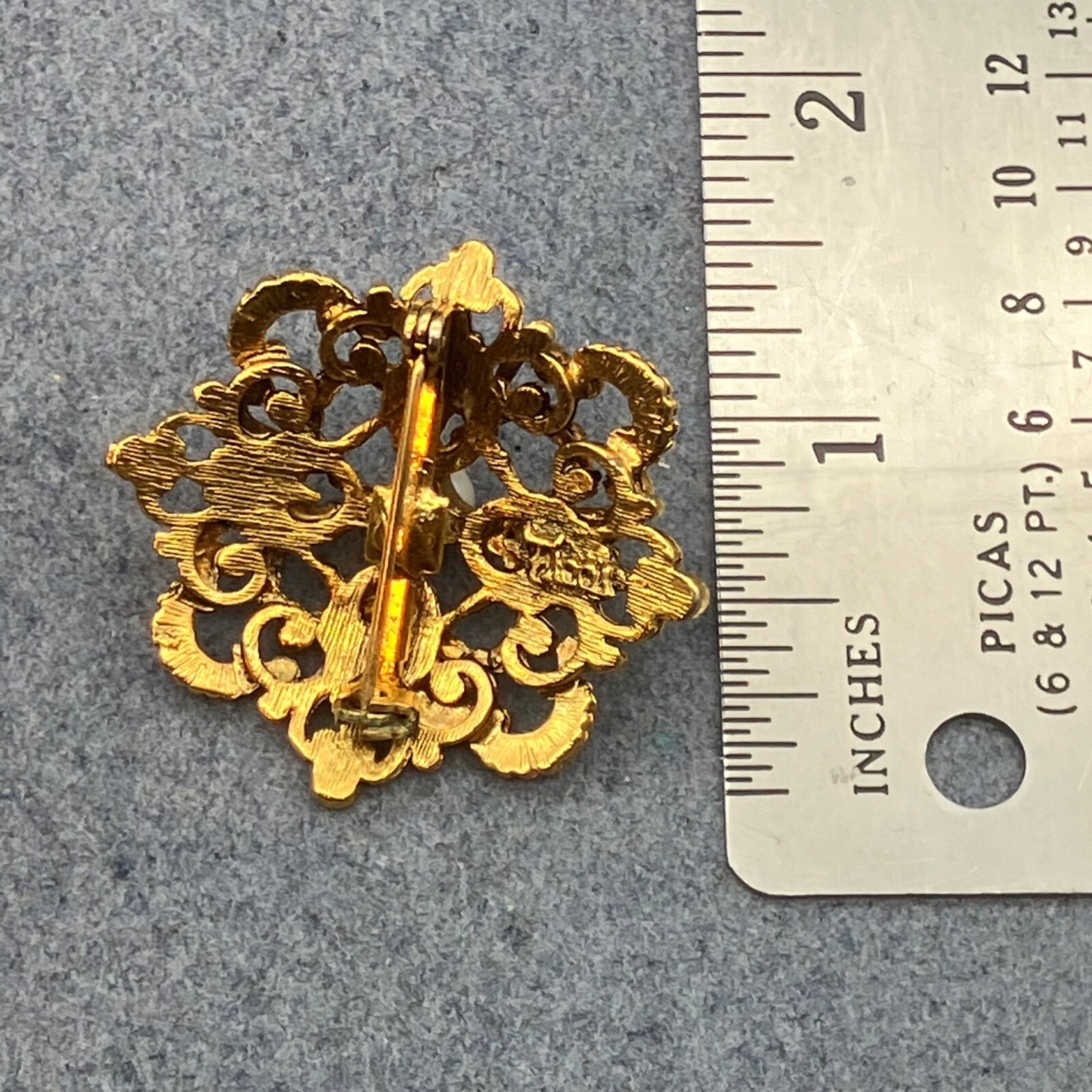 Tacoa Flower Brooch Pin 1.5 In Gold Pearl Ornate Floral Vintage Retro Elegant