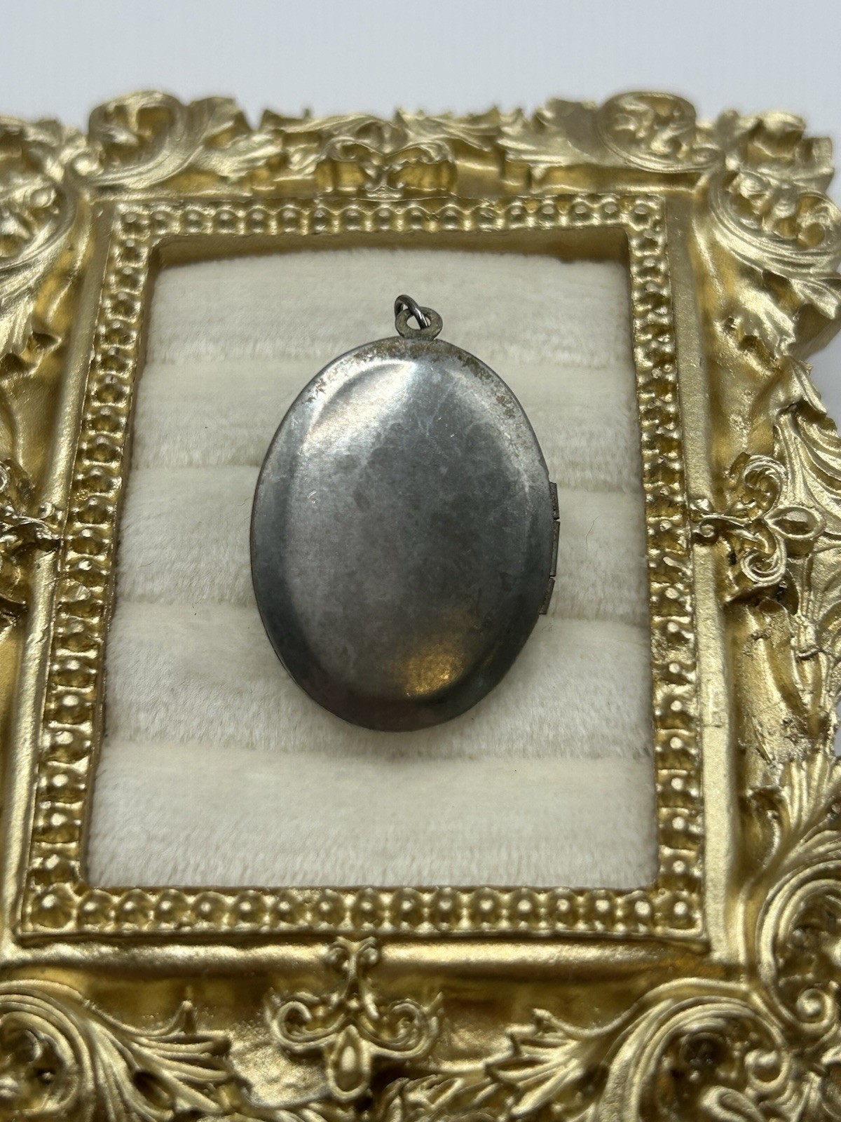 Vintage Silvertone Mona Lisa Cameo Locket Pendant Art Portrait Estate Jewelry
