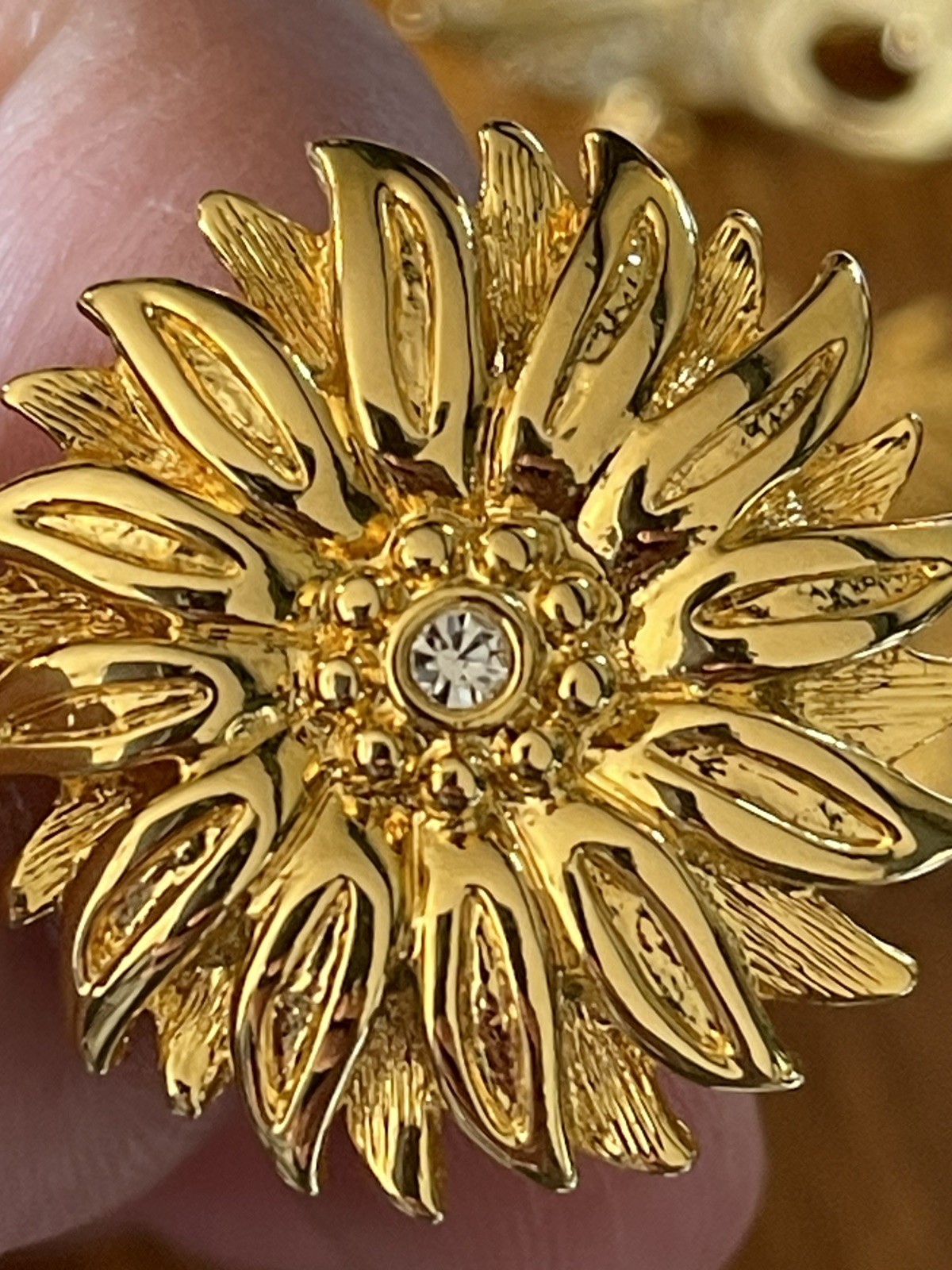 Vtg Joan Rivers Convertible Brooch Clip Earrings Gold Tone Rhinestone Flowers
