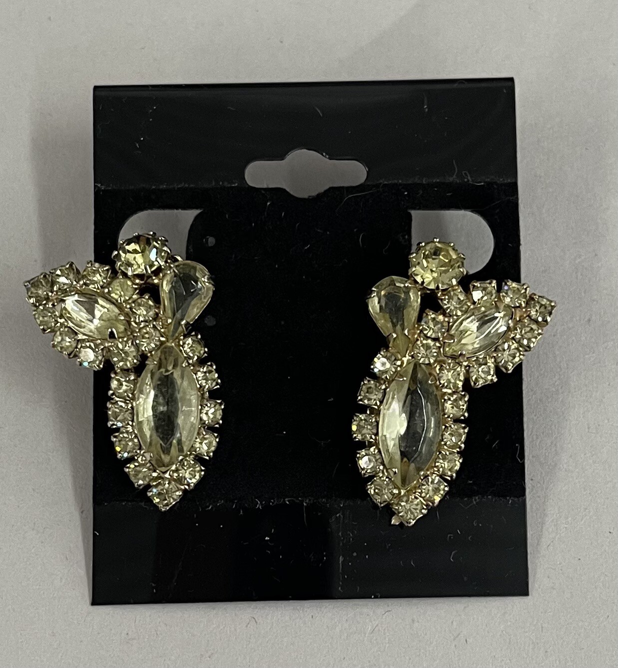 Vintage WEISS Gold Tone PALE YELLOW Rhinestone CLIP EARRINGS