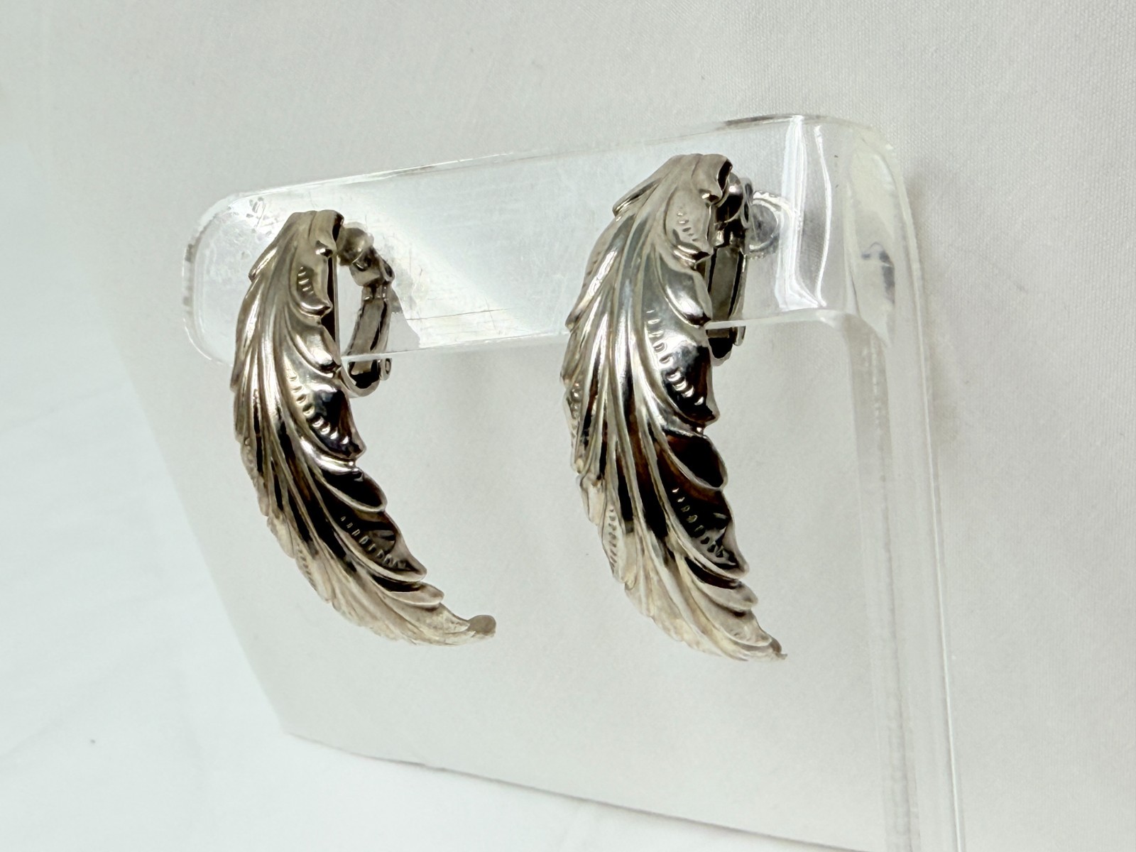 Vintage Silver tone Textured Leaf Half Hoop Adjustable Clip on Earrings
