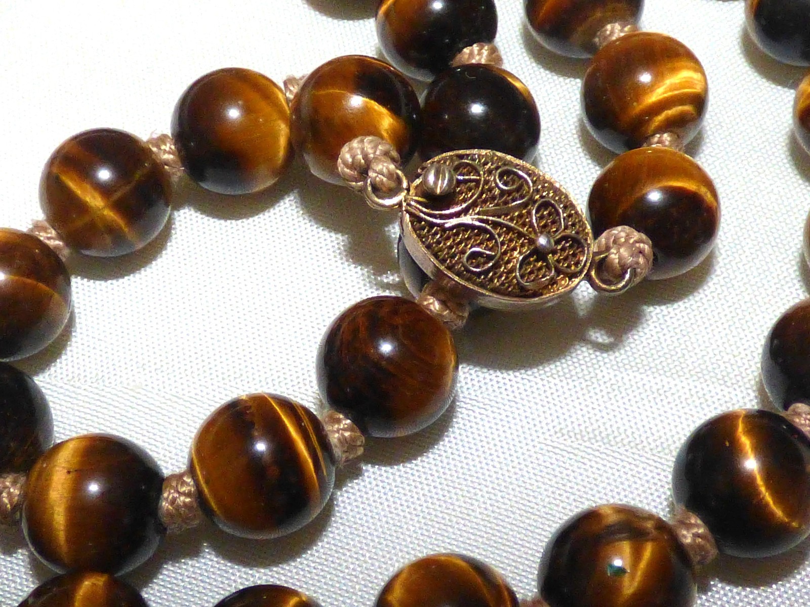 1960s Tiger’s Eye Gemstone Hand knotted GOLD VERMEIL on SILVER clasp Necklace