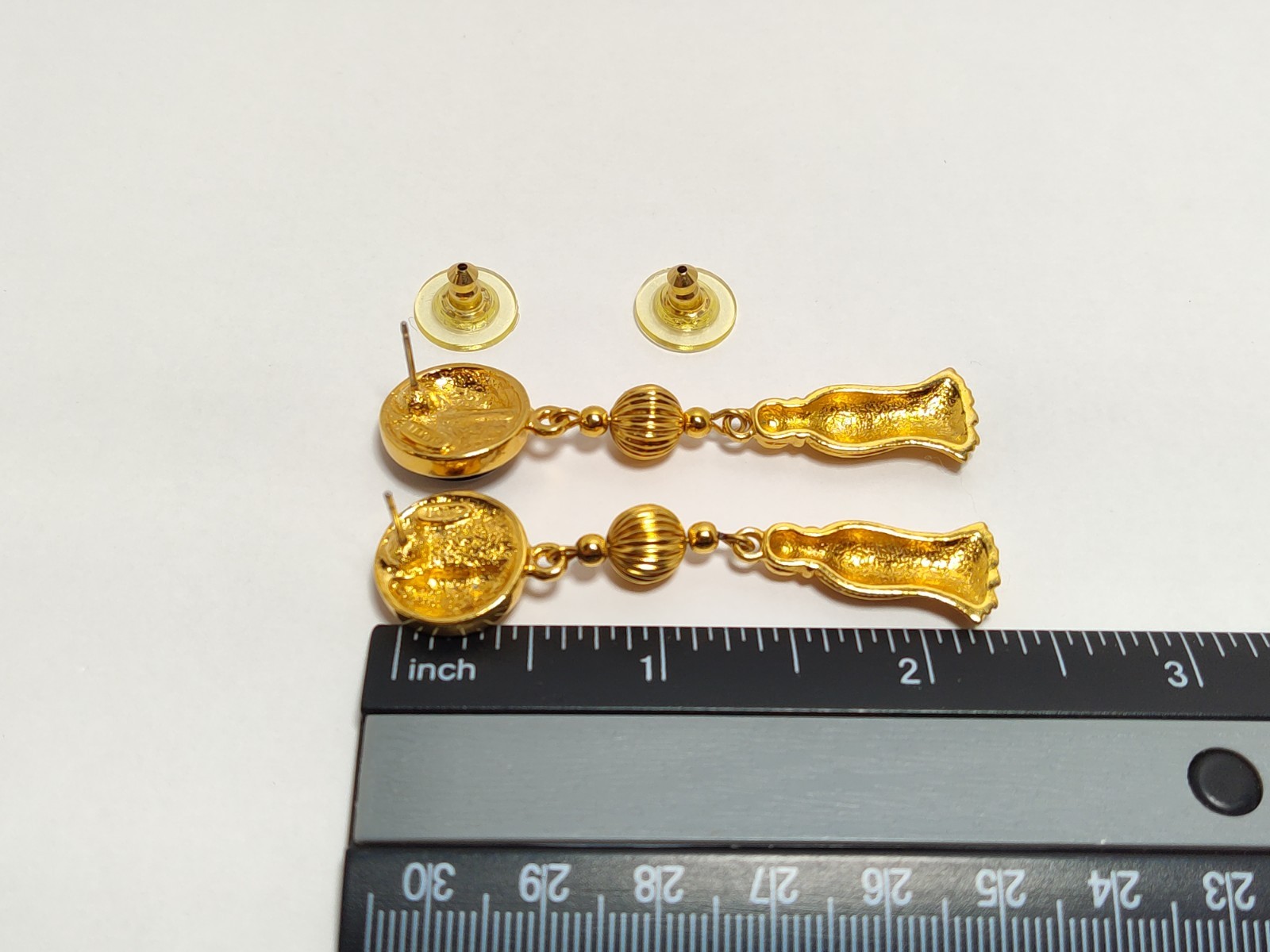 Elegant Vintage signed AVON Long Drop Dangle Gold Tone Earrings w/Black Enamel