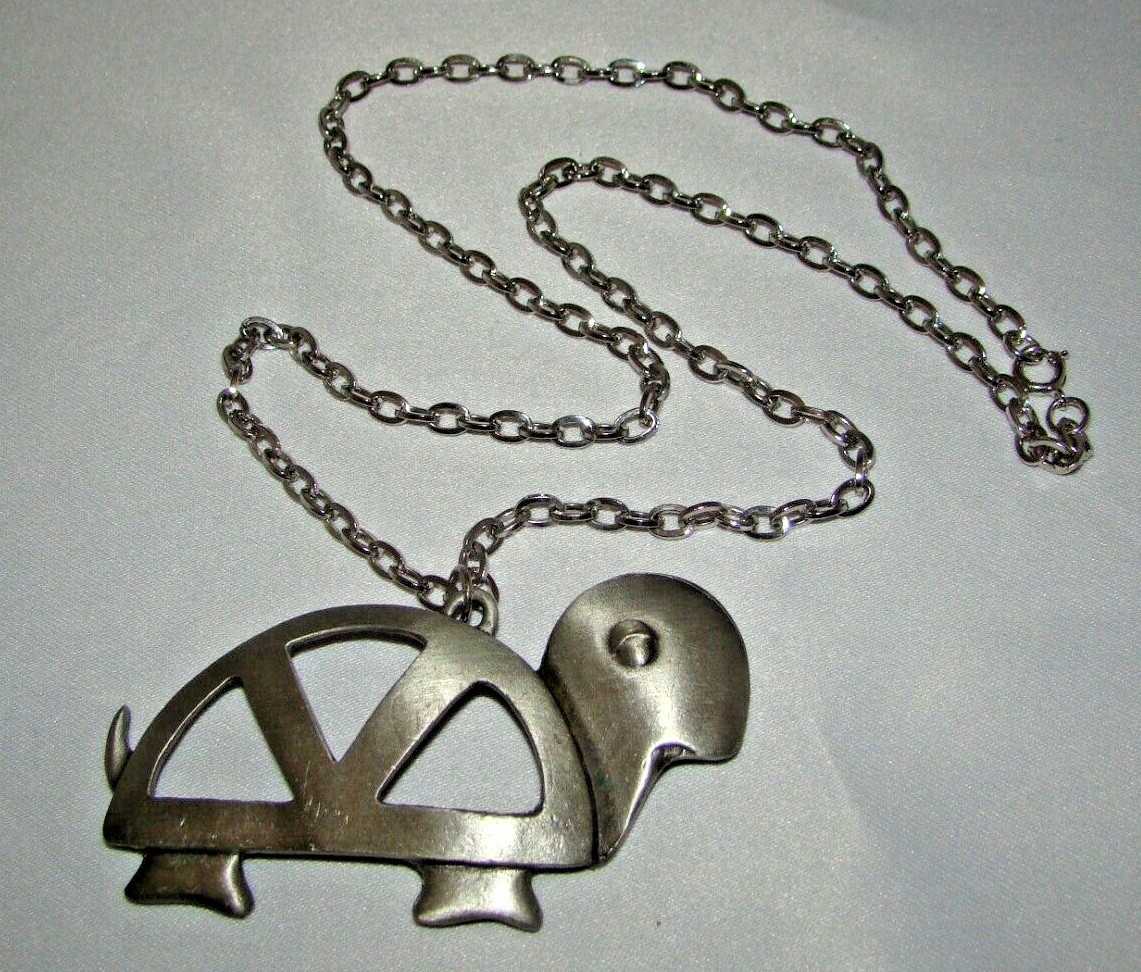 Vintage Silver Tone Metal Chain with Pewter Big Turtle Pendant 3″ Necklace
