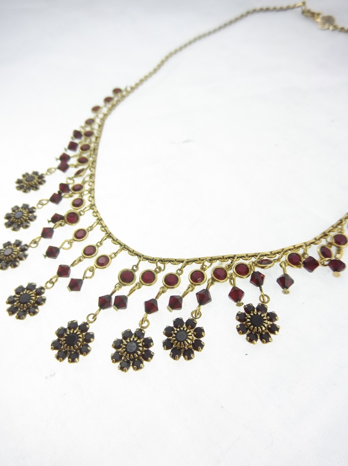 15.5″ Austrian Crystal USA Red Rhinestone Flower Bezel Necklace