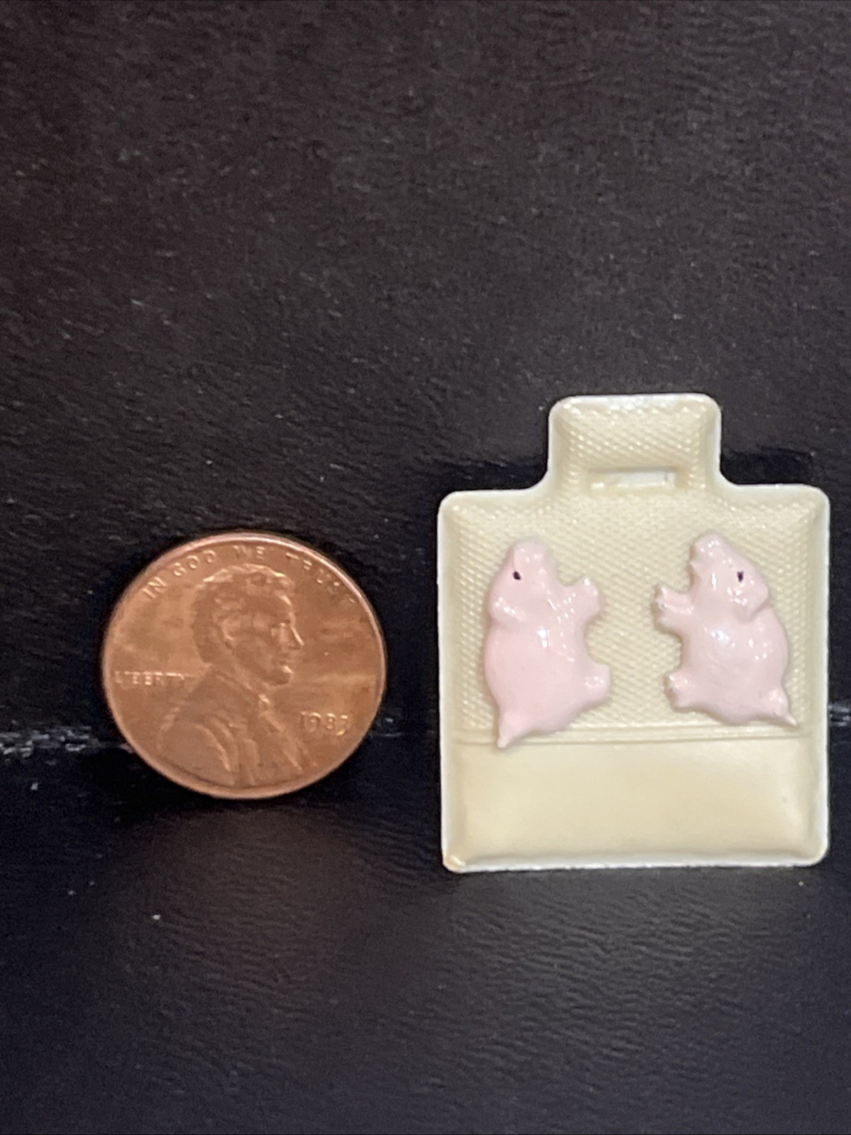 Vintage Hand-Painted Ceramic Pig Earrings – Studs, 1980s–1990s Cute Retro Style