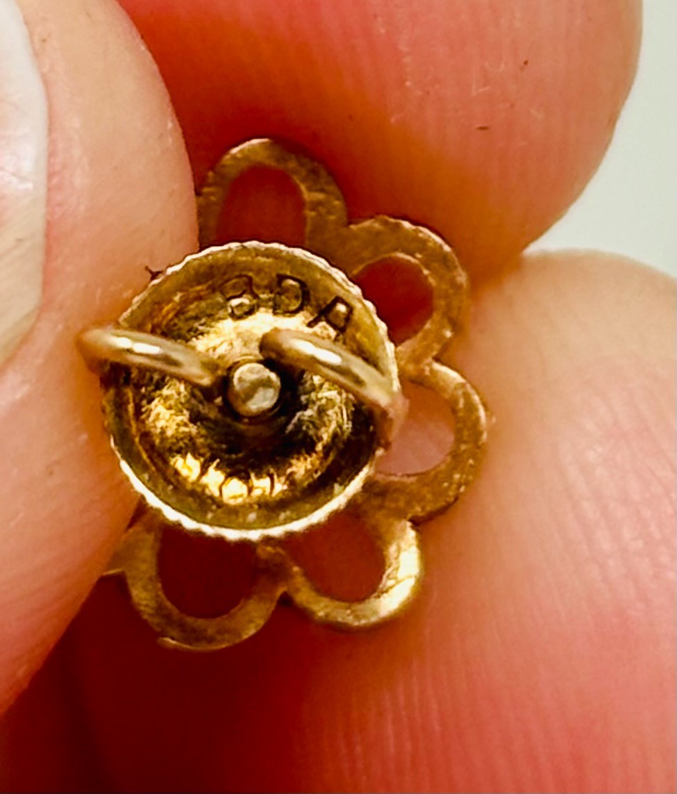 Vtg. BDA Budlong Docherty & Armstrong 10k Gold Flower Stud Earrings Screw Back