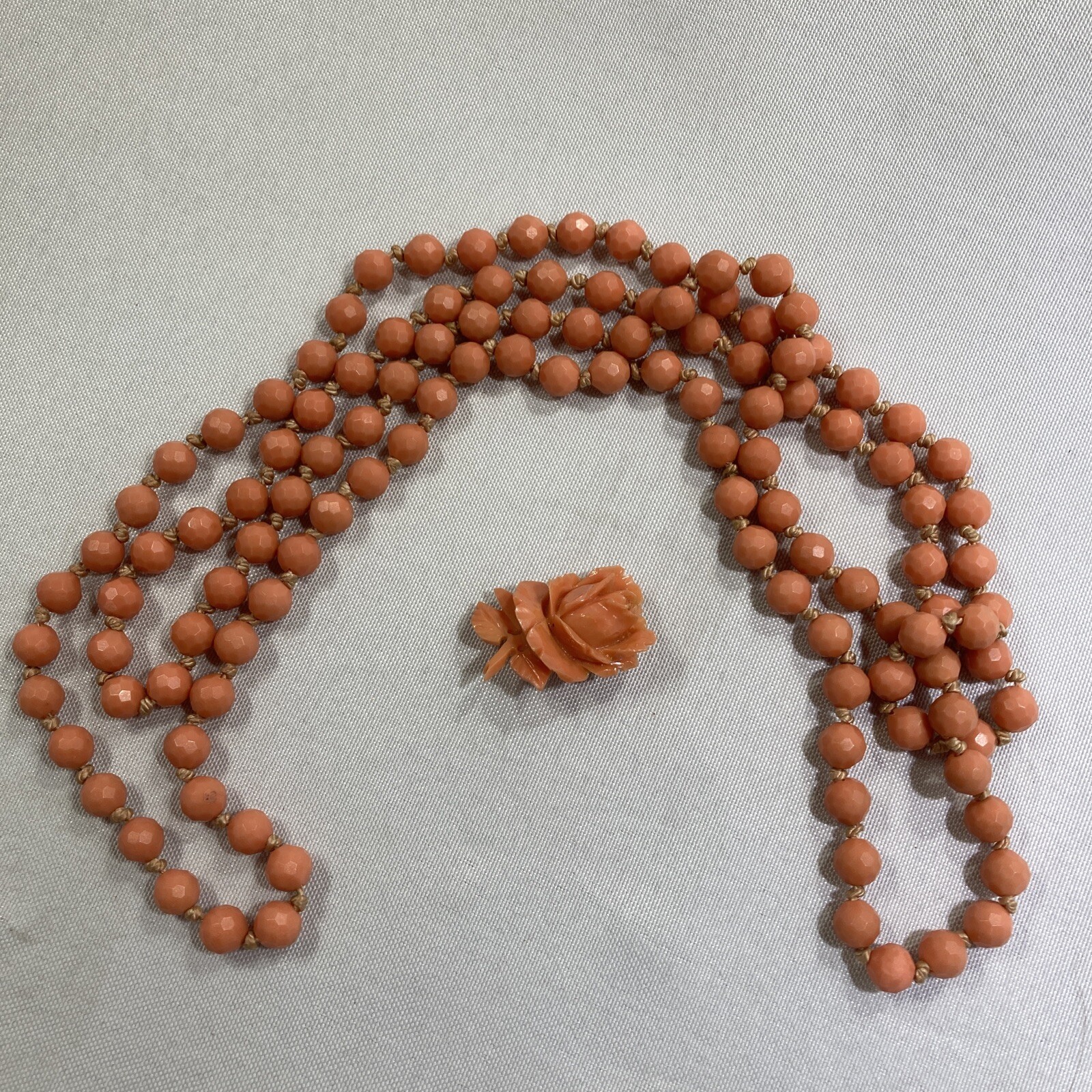 VTG 1950s 26” Necklace & Pin Hand Tied Faceted Beading Salmon Color Plastic Cmp