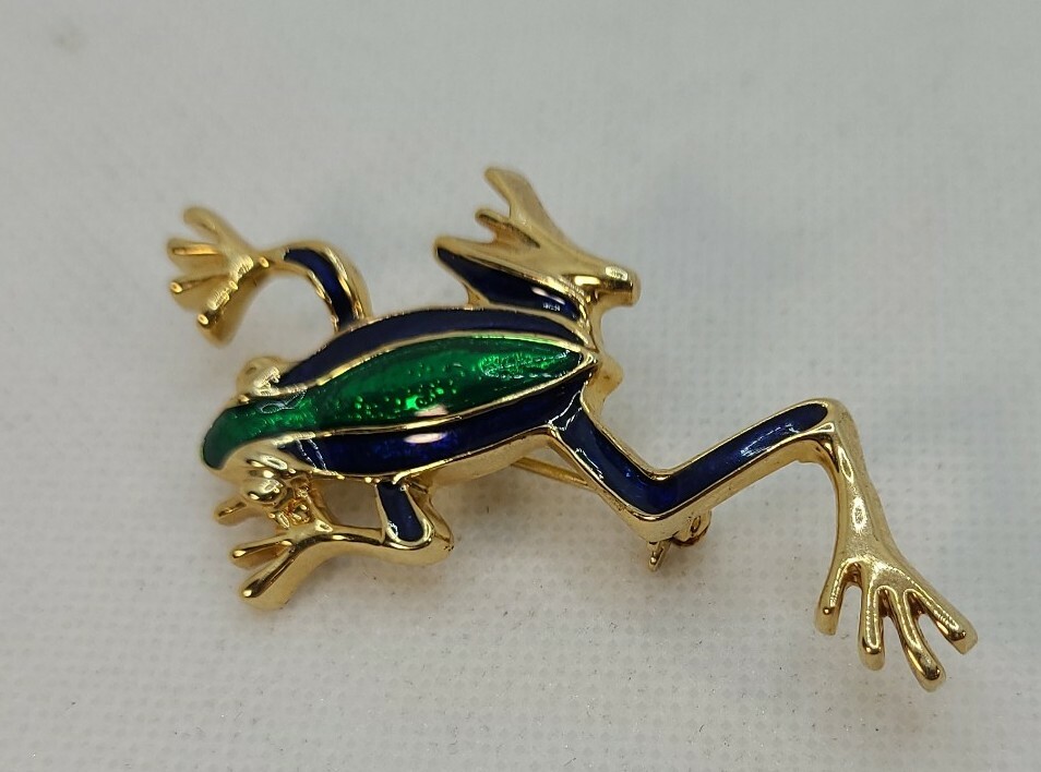 Tree Frog Gold Tone Blue and Green Enamel Pin Brooch Approximately 2-1/4″x1″