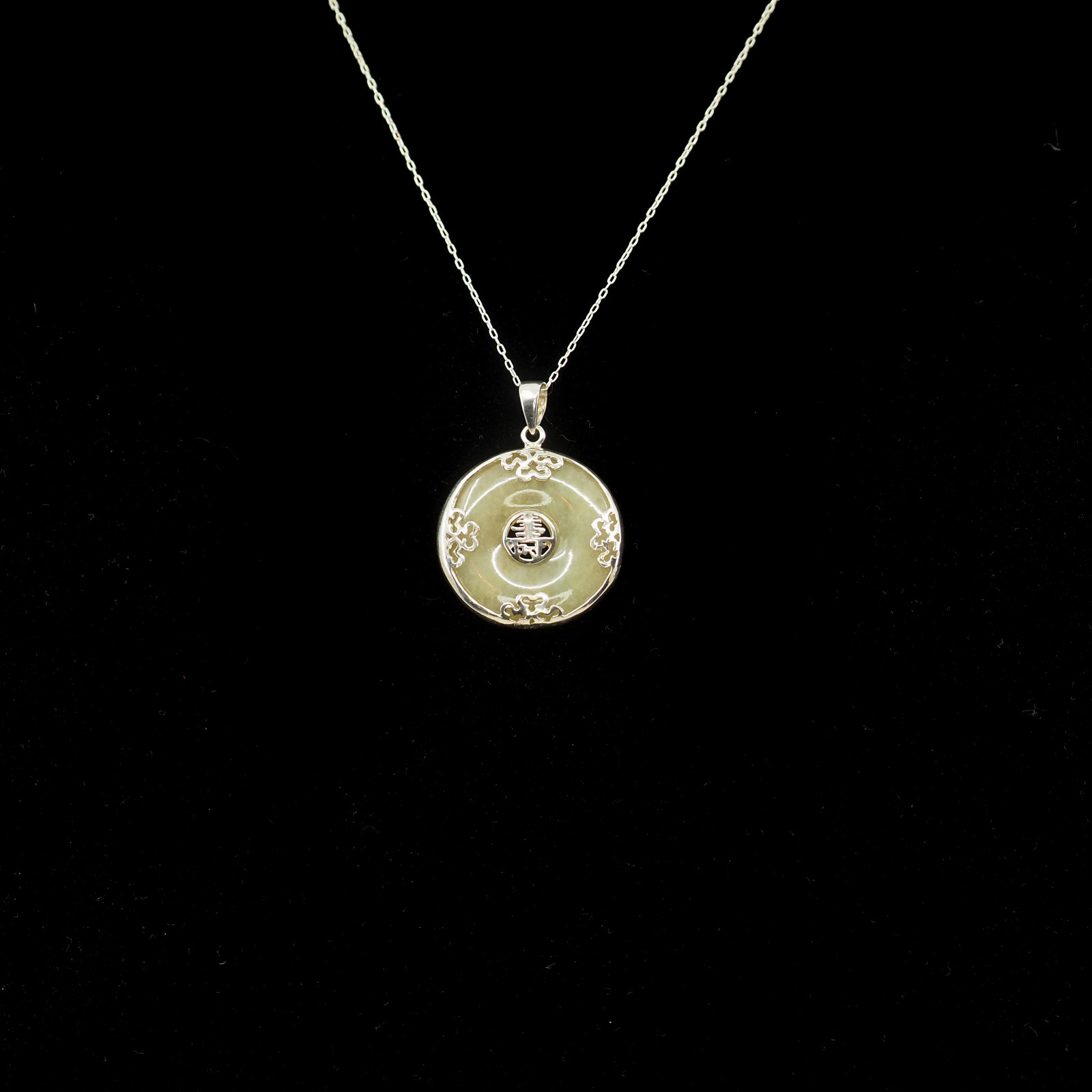 Vintage 1990s Green Jade and Sterling Silver Blessings Circle 22″ Necklace
