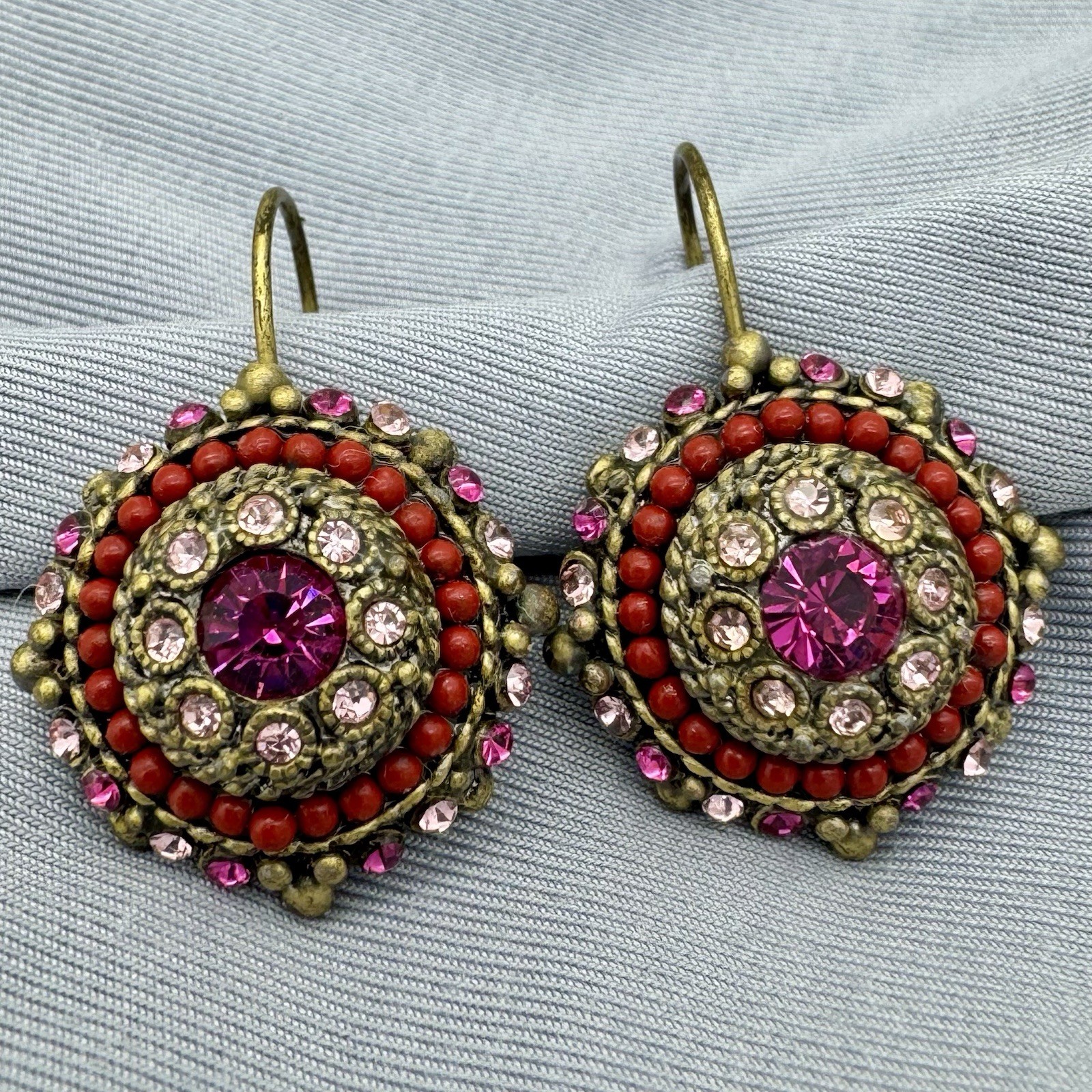 VTG Bronze Crystal Rhinestone Pierced Hinge Back Earrings Lt Rose Fuchsia Red