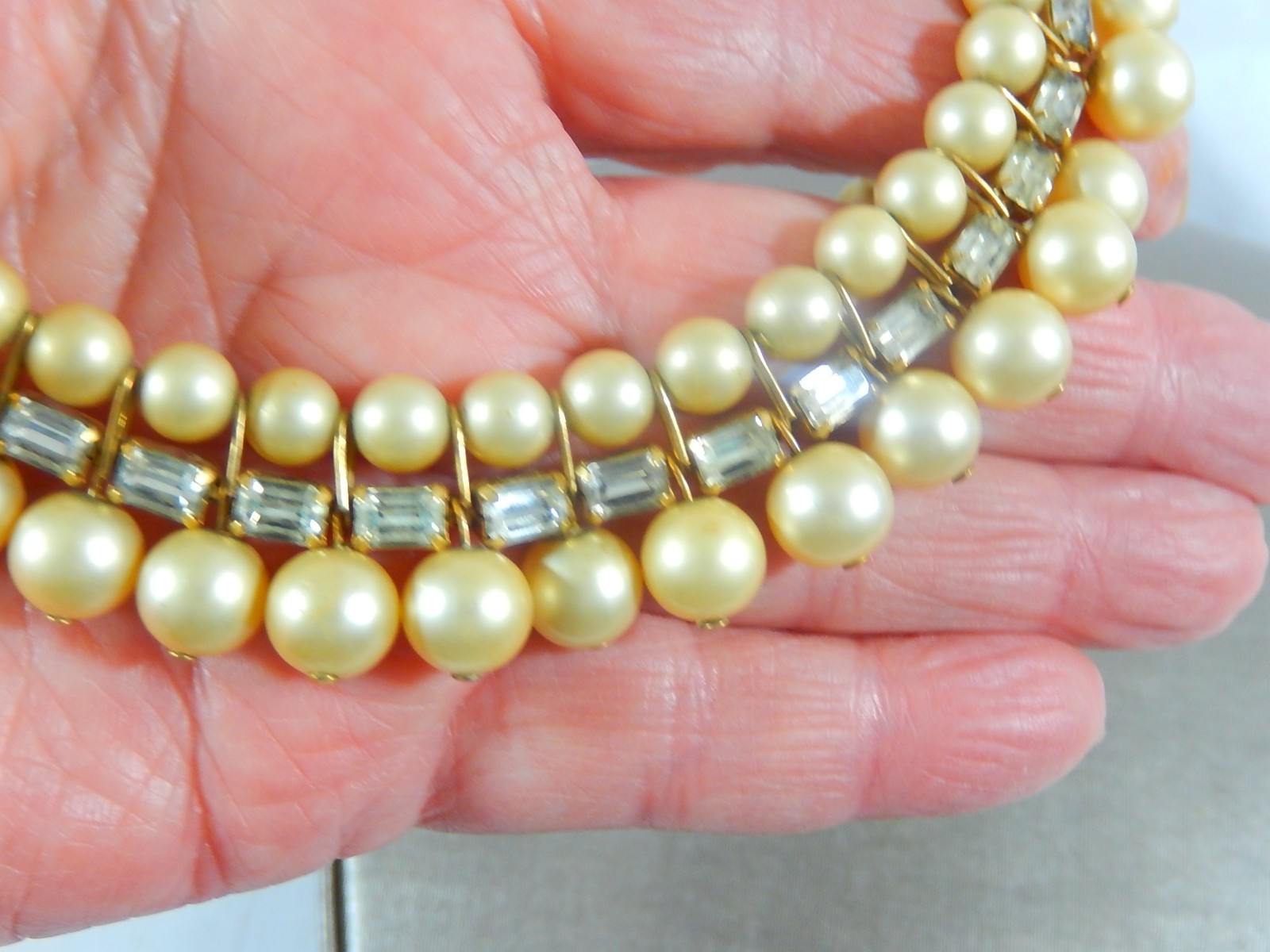VTG 40’s 50’s FAUX CHAMPAGNE PEARL DANGLES EMERALD RHINESTONE NECKLACE